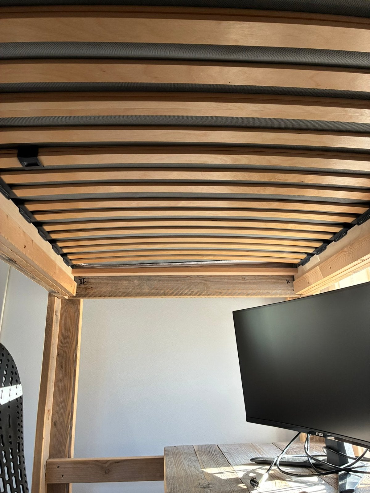 Hoogslaper met bureau, Ophalen, Eenpersoons, Zo goed als nieuw, 90 cm