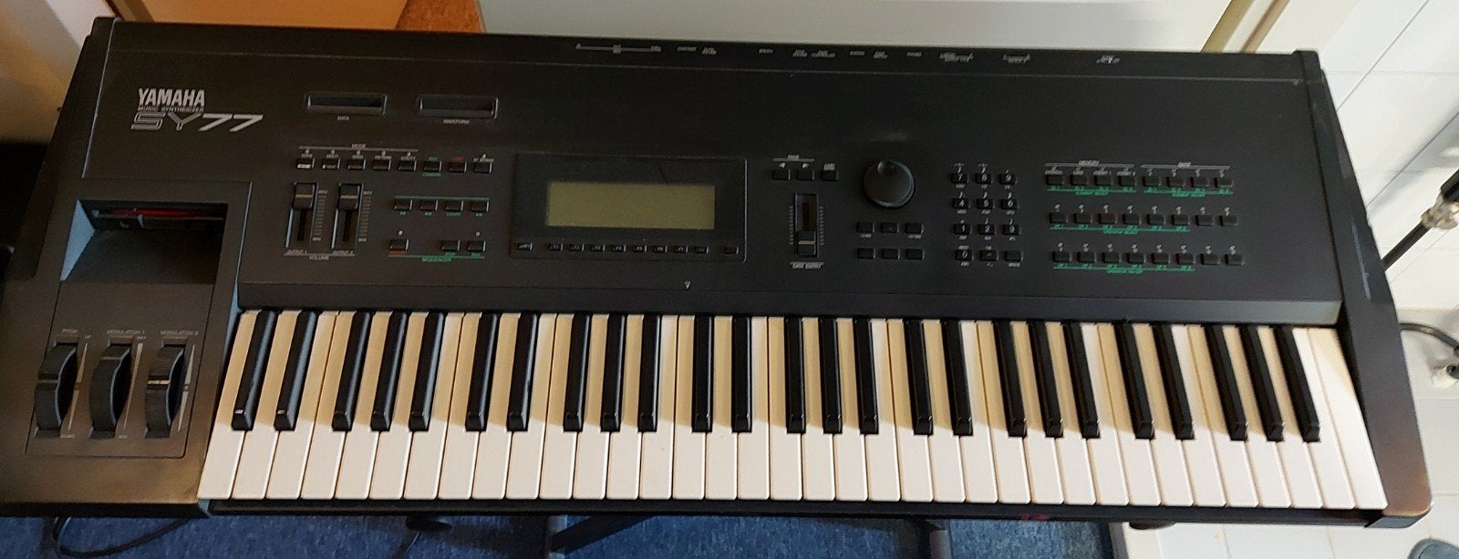 Yamaha SY77, Ophalen, 61 toetsen, Yamaha