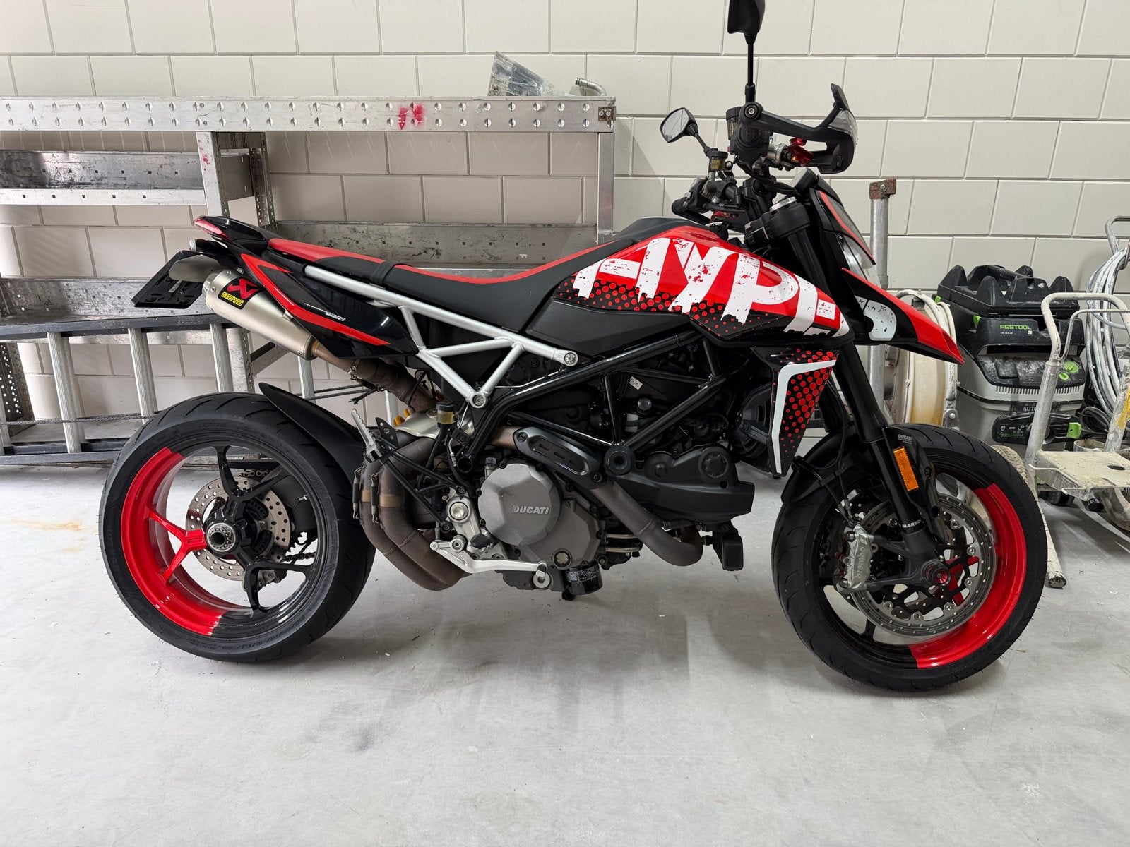Ducati Hypermotard 950 RVE - Zeer nette staat, Motoren, 2 cilinders, Motorrijbewijs A, Particulier, Meer dan 35 kW