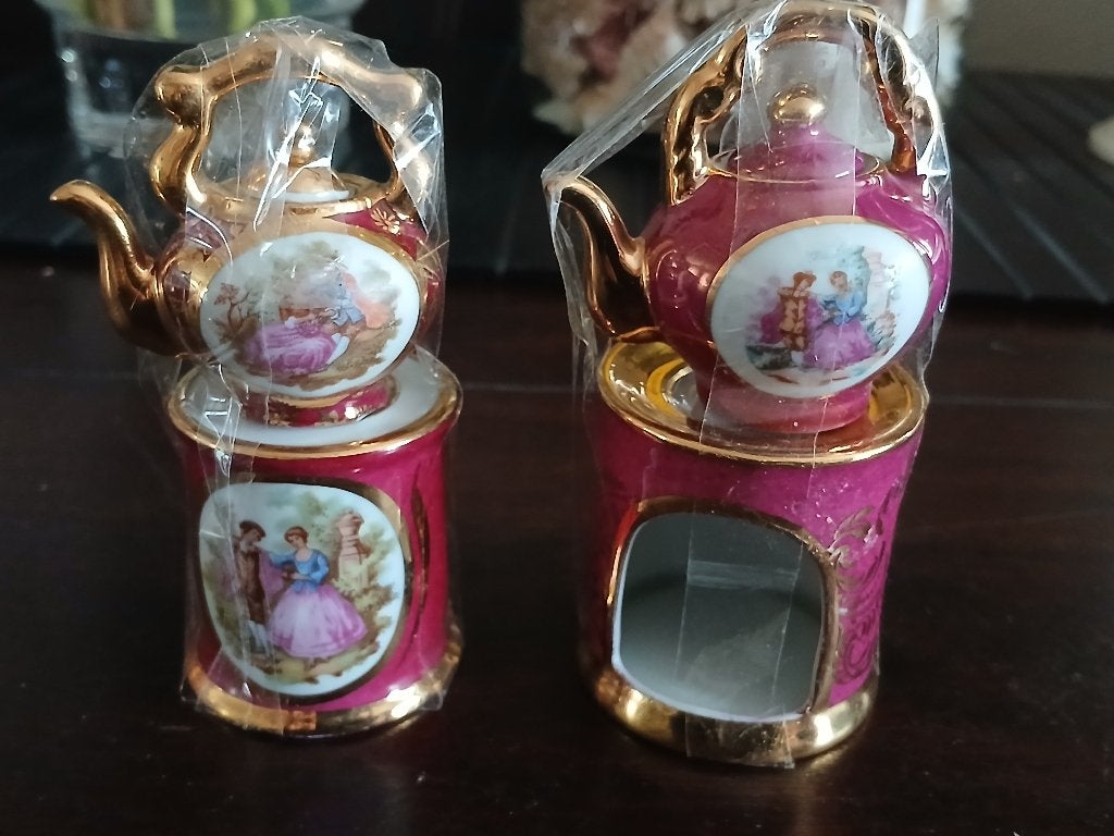 2 limoges theepotjes met theelichtjes,11cm, Ophalen of Verzenden, Zo goed als nieuw, Porselein, Compleet servies