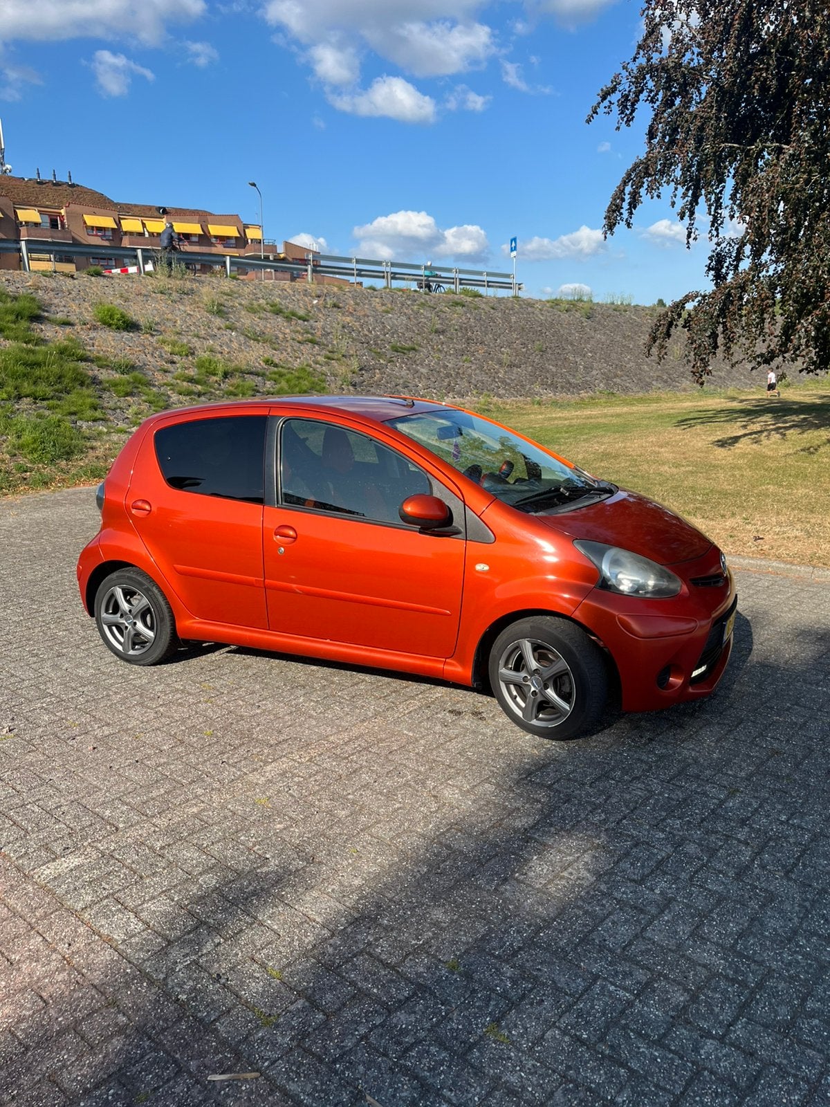 Toyota Aygo 1.0 12V Vvt-i 5DRS 2013 Bruin, Voorwielaandrijving, Stof, Zwart, Bruin