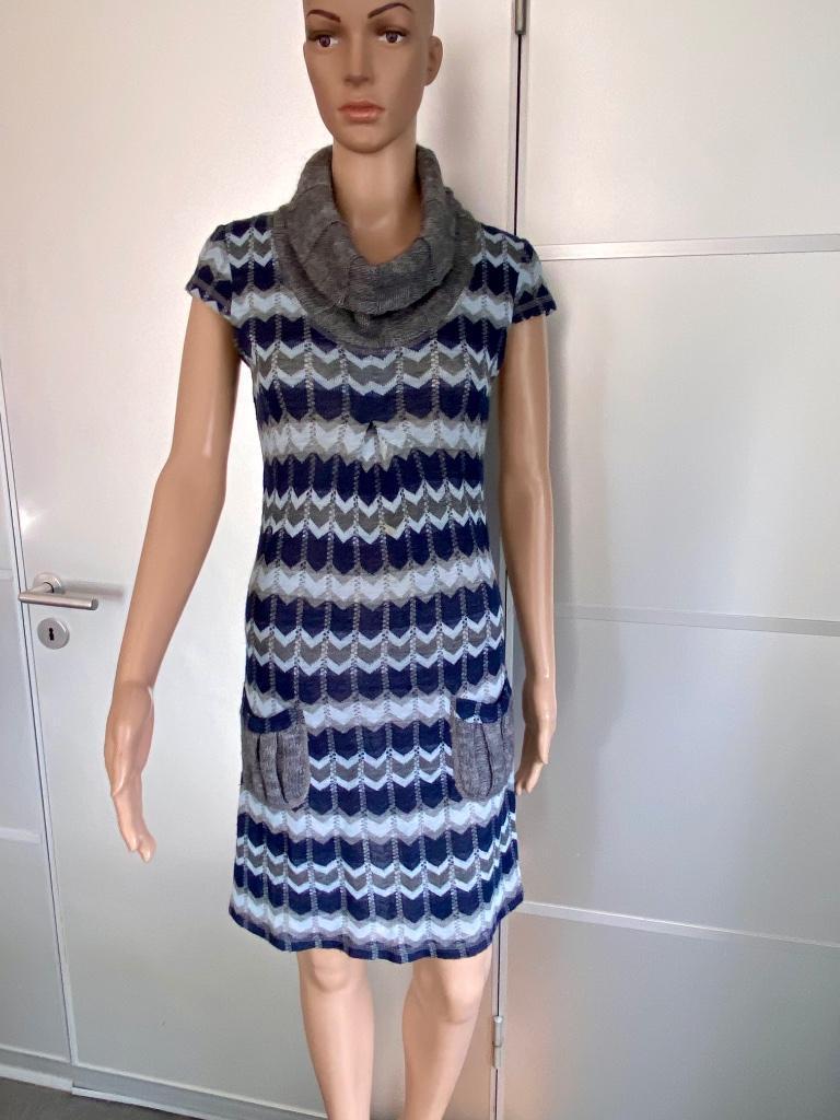 i709 La Fee Maraboutee maat 34=XS fijn-gebreid jurkje jurk, Kleding | Dames, La Fee Maraboutee, Blauw, Ophalen of Verzenden, Zo goed als nieuw