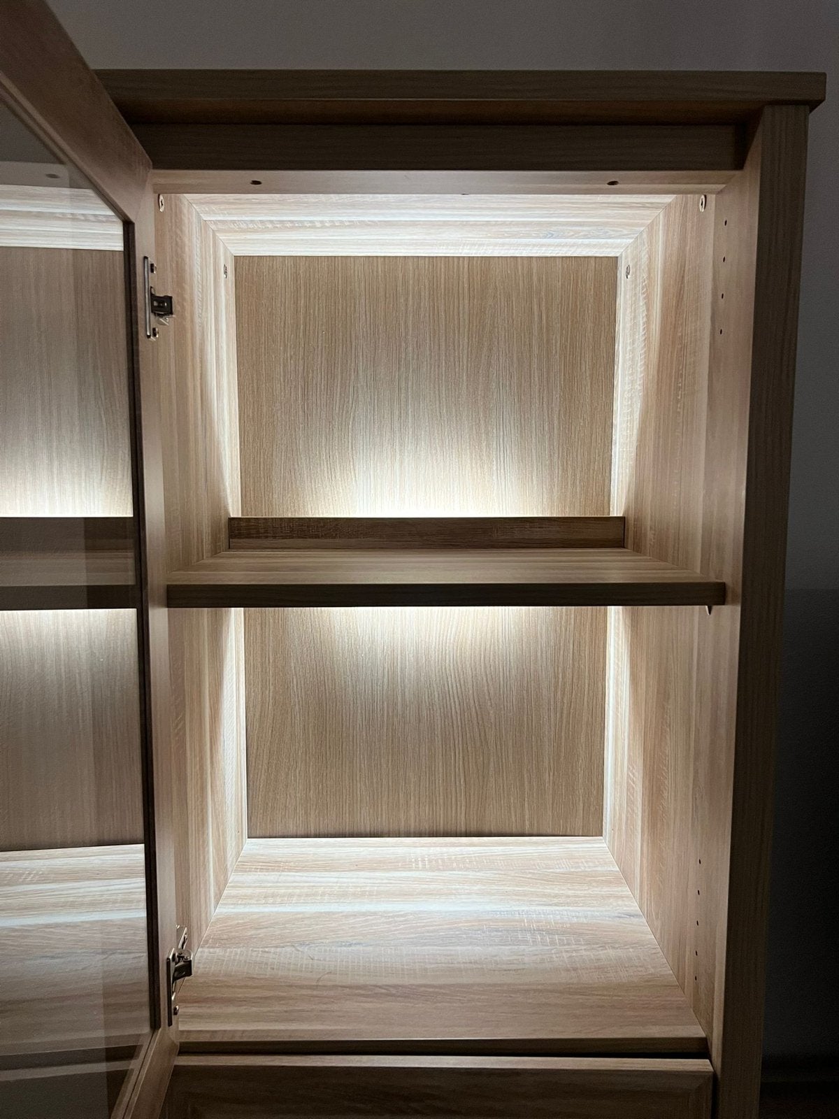 Foto 8 van Complete Woonkamerset: Salontafel, TV-meubel en Vitrinekaste