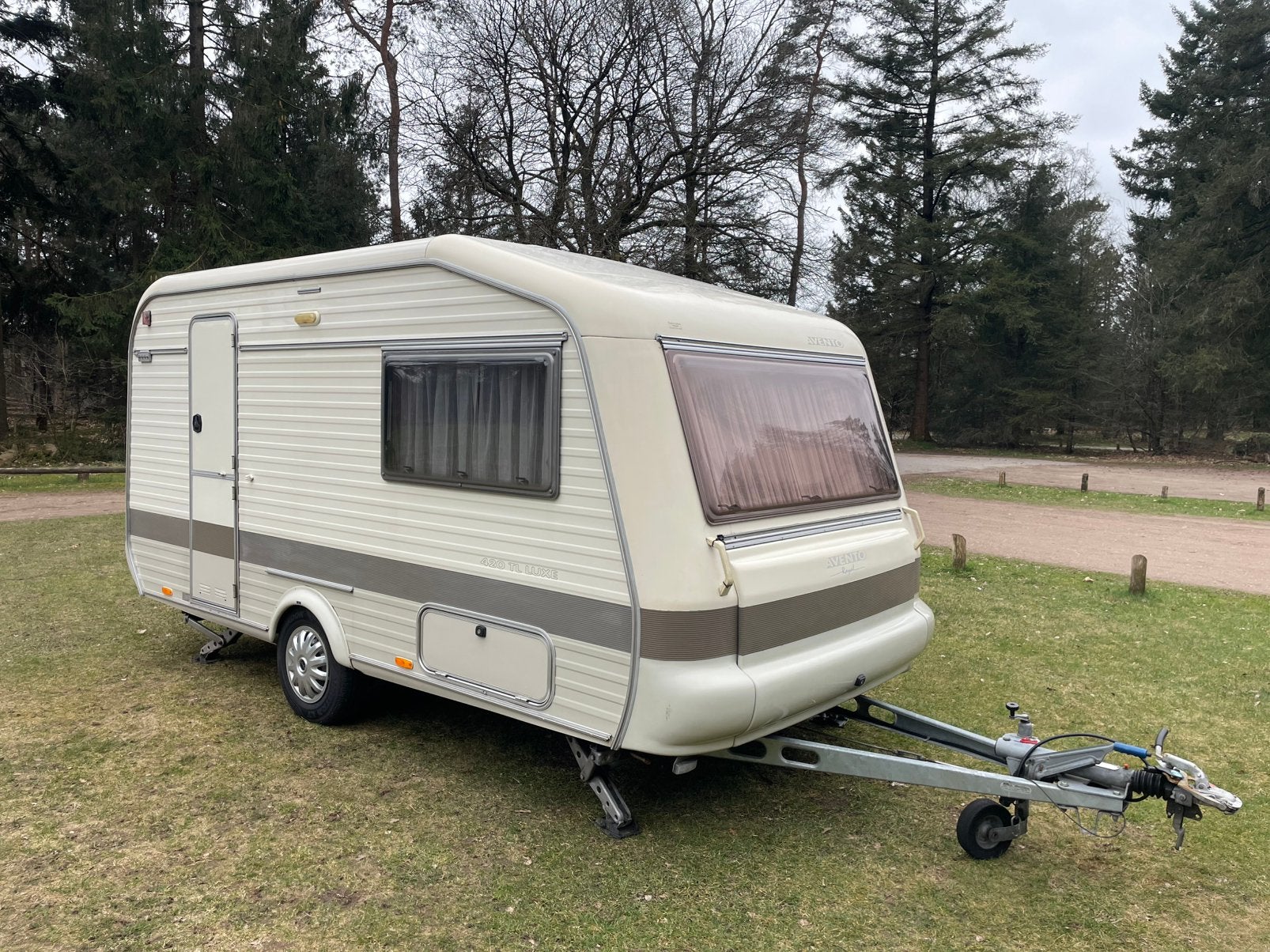 AVENTO ROYAL 420 TL LUXE 1999 met voortent, Caravans en Kamperen, Caravans, Rondzit, Avento, Particulier, Stabilisator