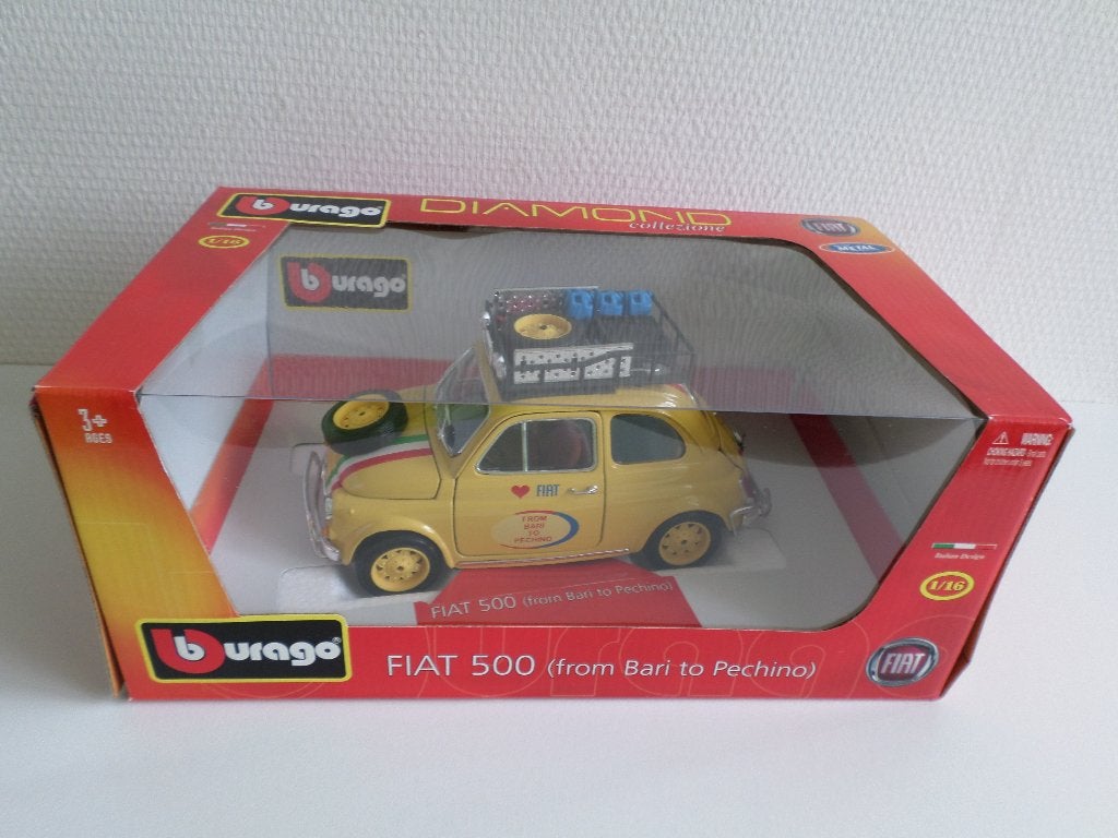 Fiat 500 geel (From Bari To Pechino) 1:16 Bburago, Ophalen of Verzenden, Zo goed als nieuw, Auto