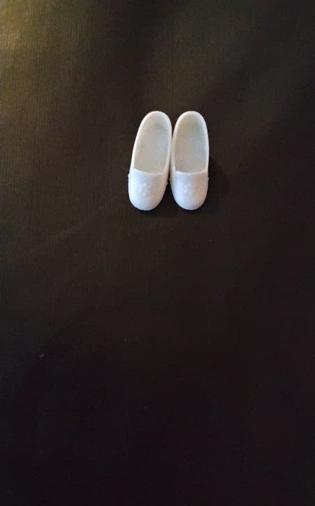 Vintage Retro sindy  pedigree fleur otto simons witte schoen, Slofjes, Jongetje of Meisje, Ophalen of Verzenden, Zo goed als nieuw