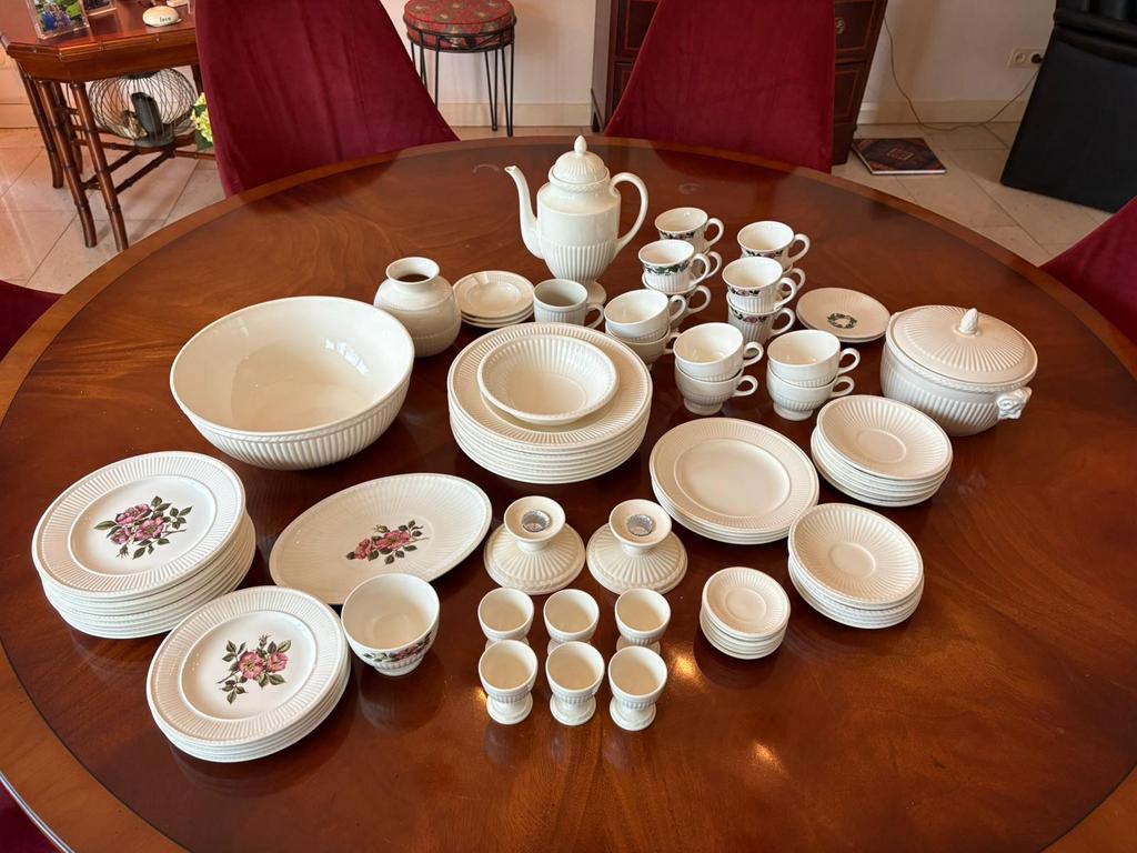 Wedgwood servies in goede staat, Ophalen