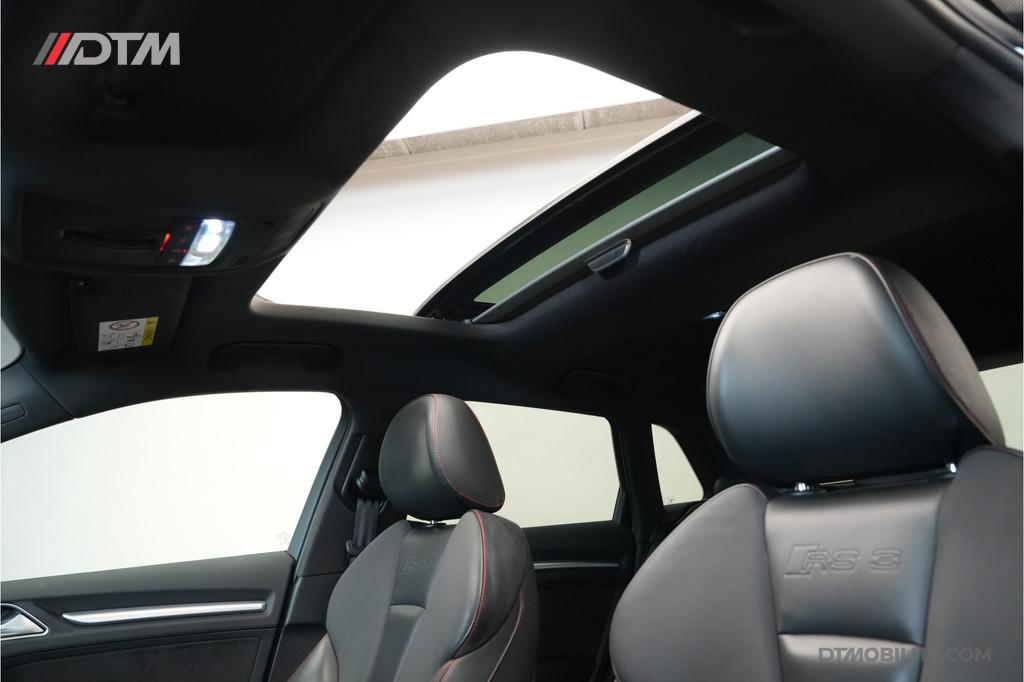 Audi RS3 Quattro Pro Line Plus | Miltek | Pano | Nieuwstaat!, Automaat, Gebruikt, Met garantie (alle), Zwart