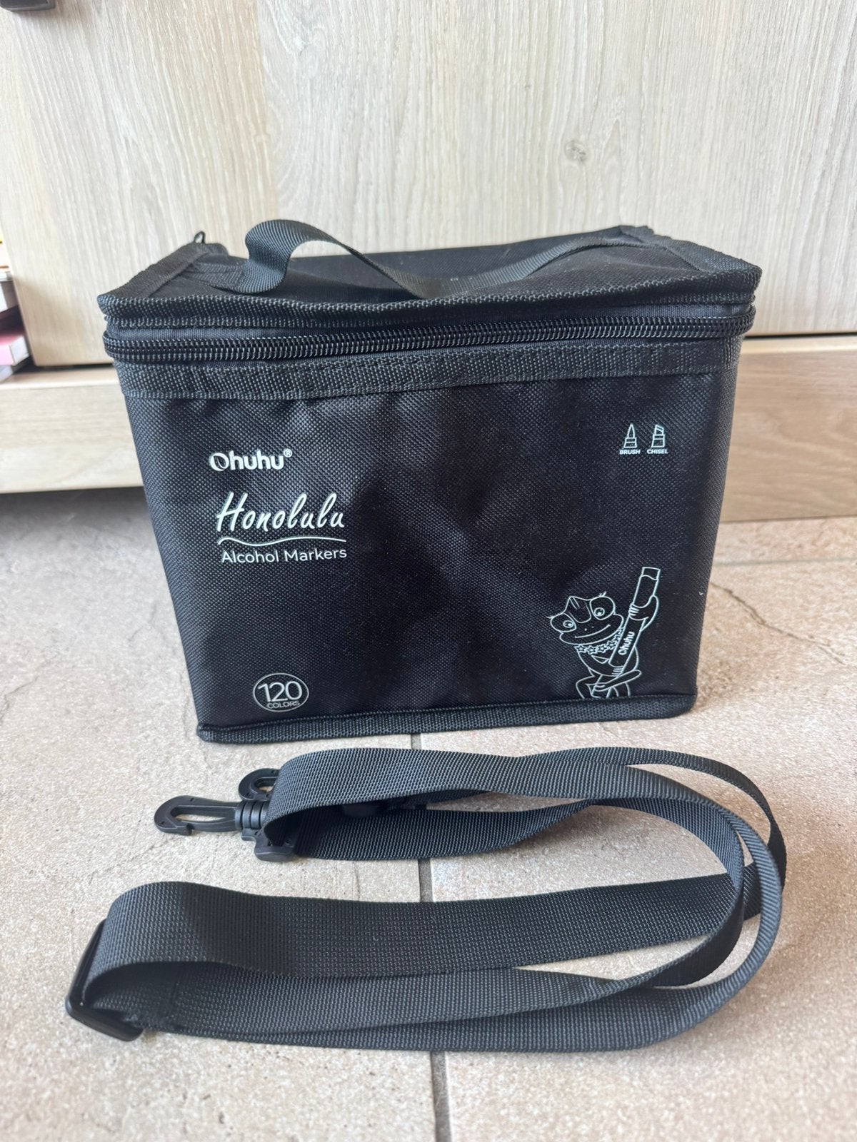 Ohuhu tas met hengsel voor 120 stiften, Hobby en Vrije tijd, Tekenen, Ophalen of Verzenden, Zo goed als nieuw, Overige typen
