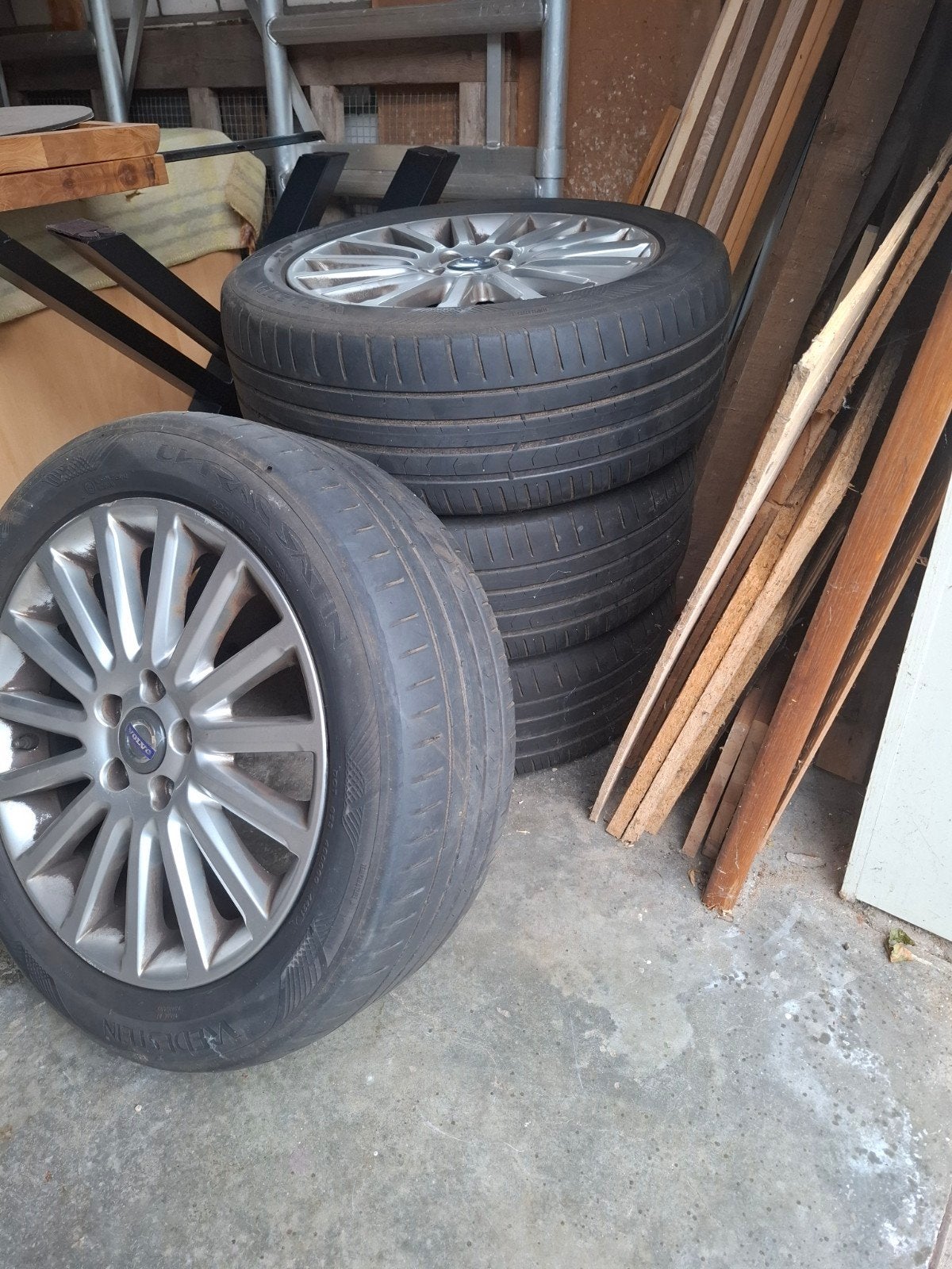 Originele Volvo velgen V70., Auto-onderdelen, Banden en Velgen, Ophalen, Gebruikt, Banden en Velgen, 17 inch