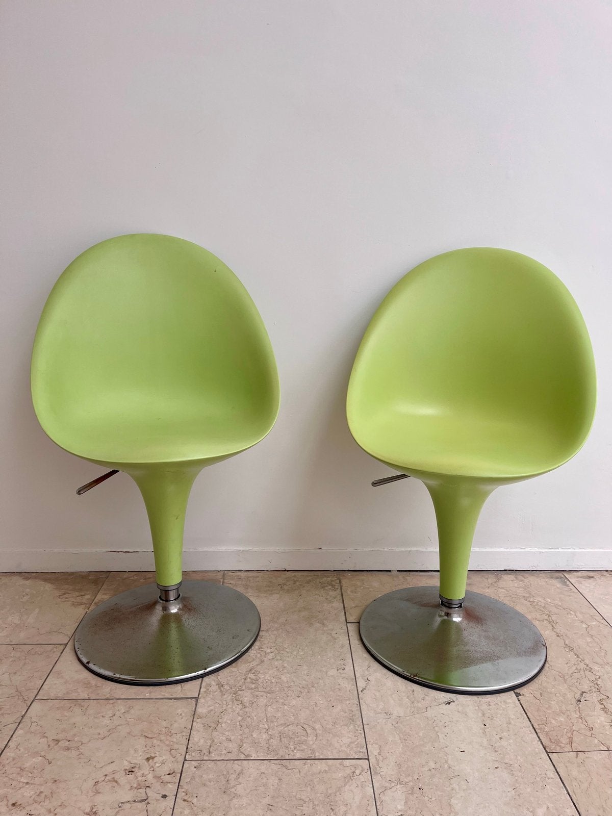 2 Groene Magis Bombo Draaifauteuils, Huis en Inrichting, Ophalen, Kunststof, Gebruikt, Minder dan 75 cm