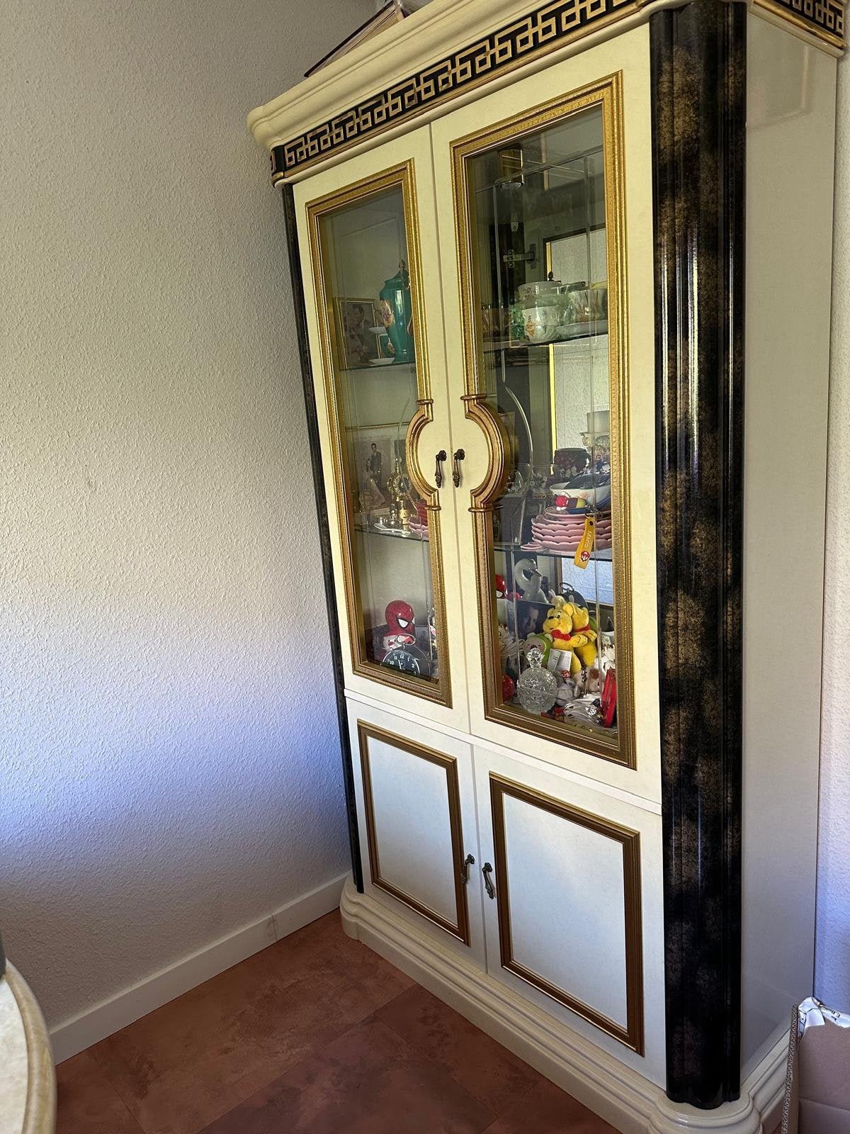 Klassieke vitrinekast, Huis en Inrichting, Kasten | Vitrinekasten, Ophalen, Zo goed als nieuw, 25 tot 50 cm, 200 cm of meer