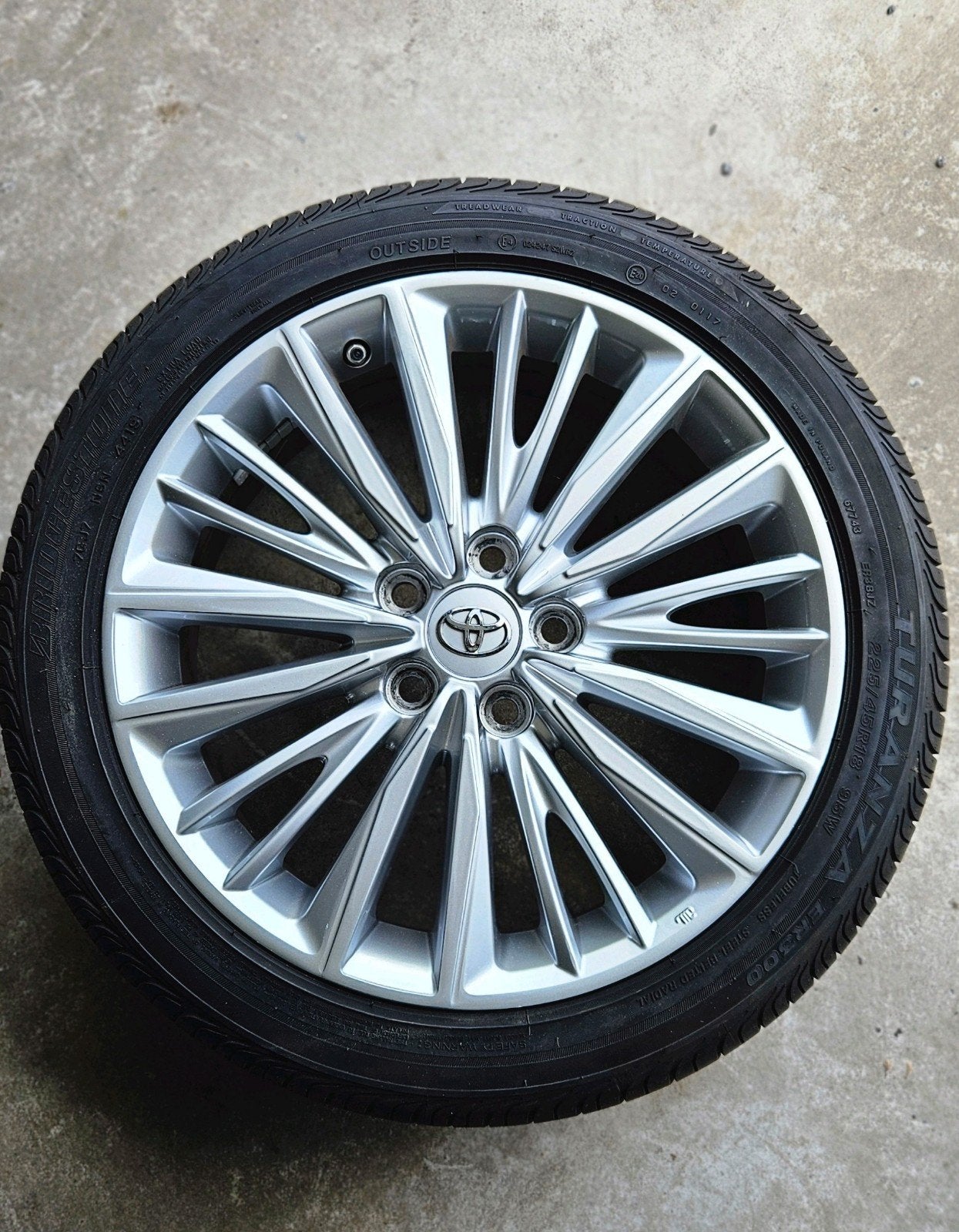 Set zomerbanden op originele Toyota 18" velg incl. TMPS!, Auto-onderdelen, Ophalen of Verzenden