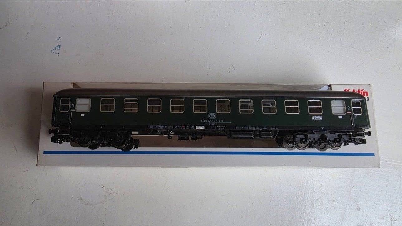 Märklin H0 DB Groene Personenwagon - Zo goed als nieuw, Wisselstroom, Wagon, Ophalen of Verzenden, Zo goed als nieuw