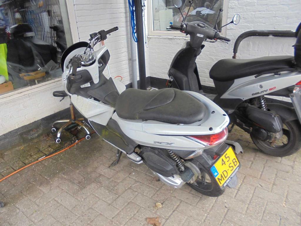 Honda - Scooter - PCX 125 - Motorscooter - 45-MD-SB, Motoren, Motoren | Honda, Bedrijf, Overig