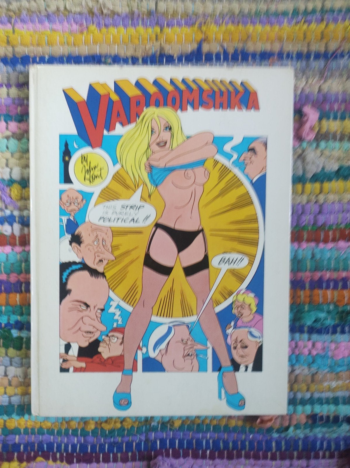Vroomshka - John Kent - Politieke satirische strip, Boeken, Stripboeken, Eén stripboek, Ophalen of Verzenden, Gelezen, John Kent