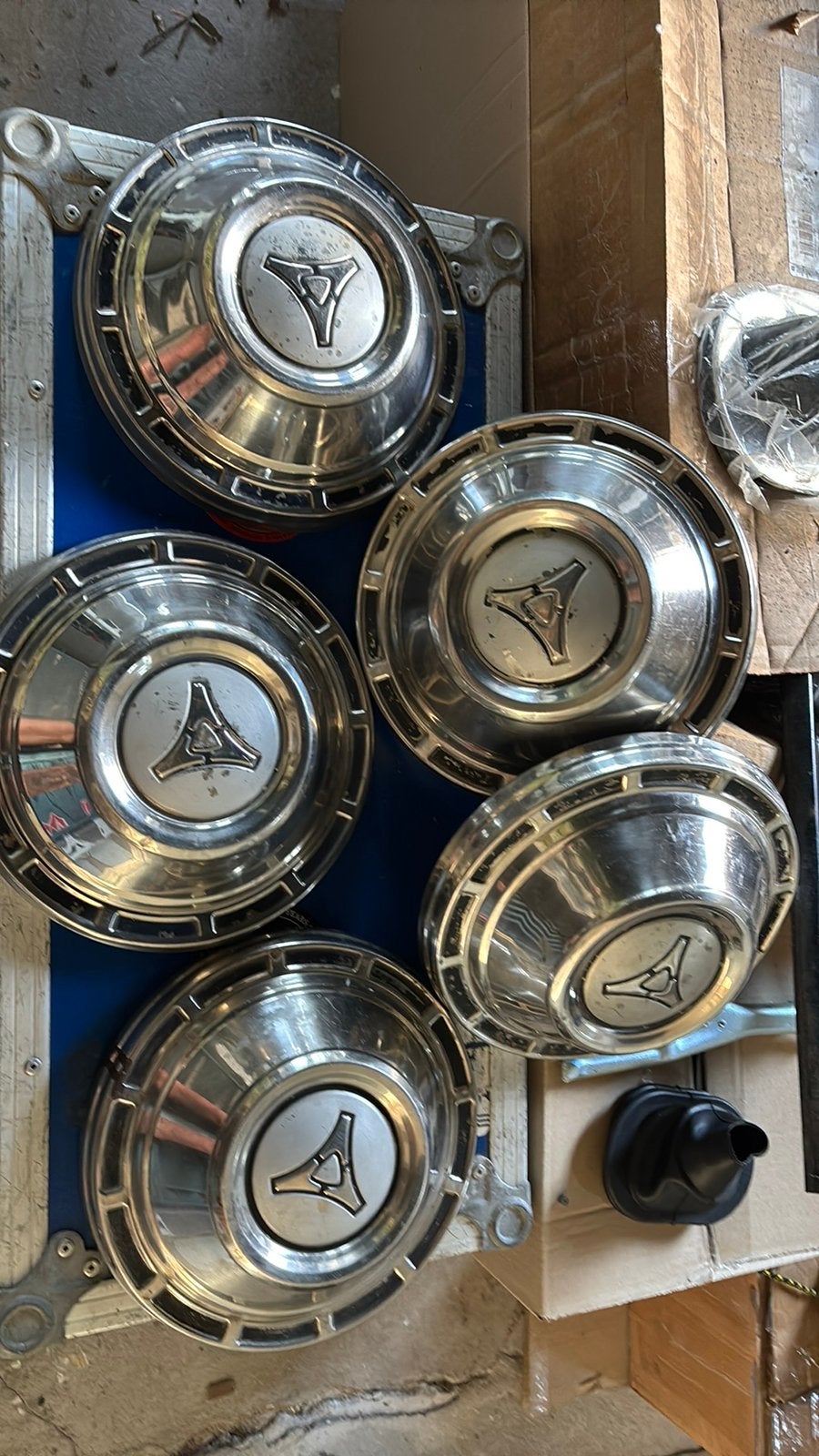 1965 1966 1967 Dodge Dog Dish Center caps., Ophalen of Verzenden, Zo goed als nieuw