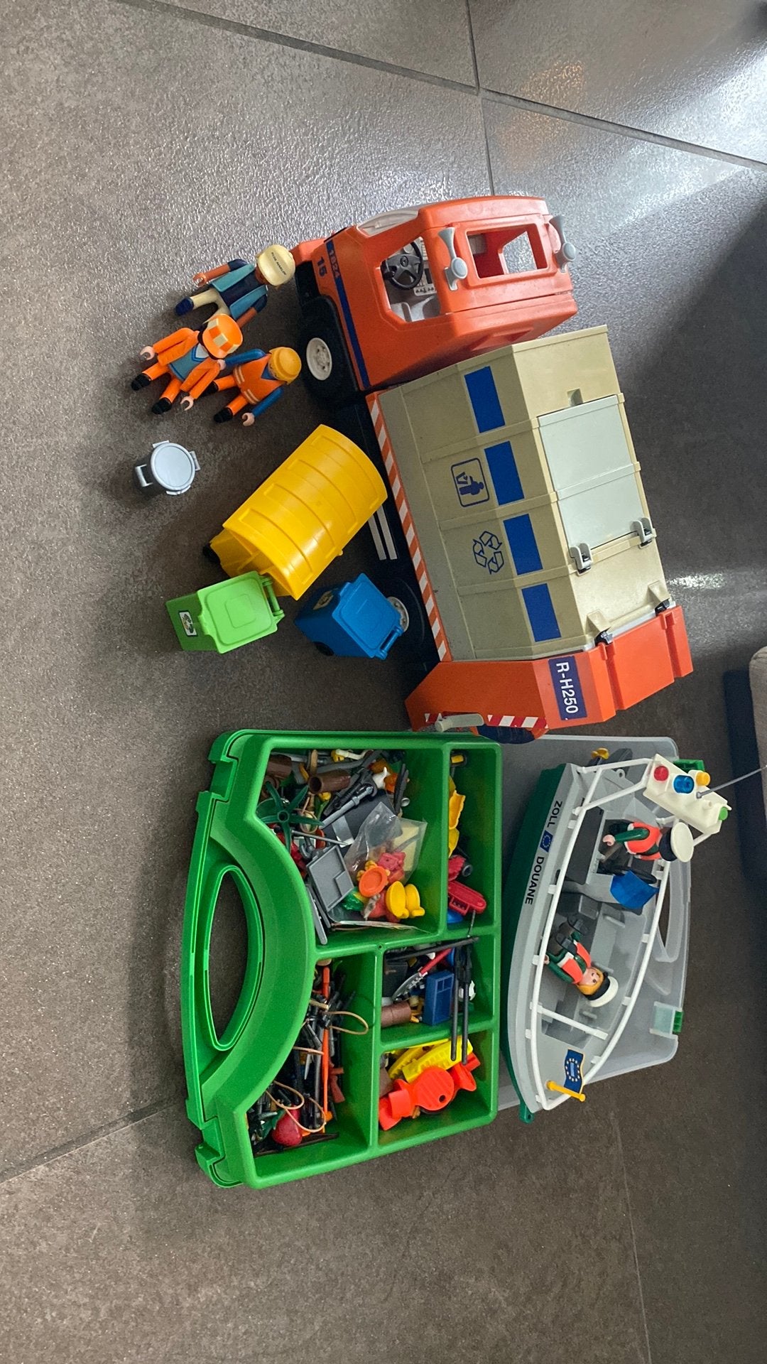 Playmobil vuilniswagen en douane boot, Ophalen, Zo goed als nieuw