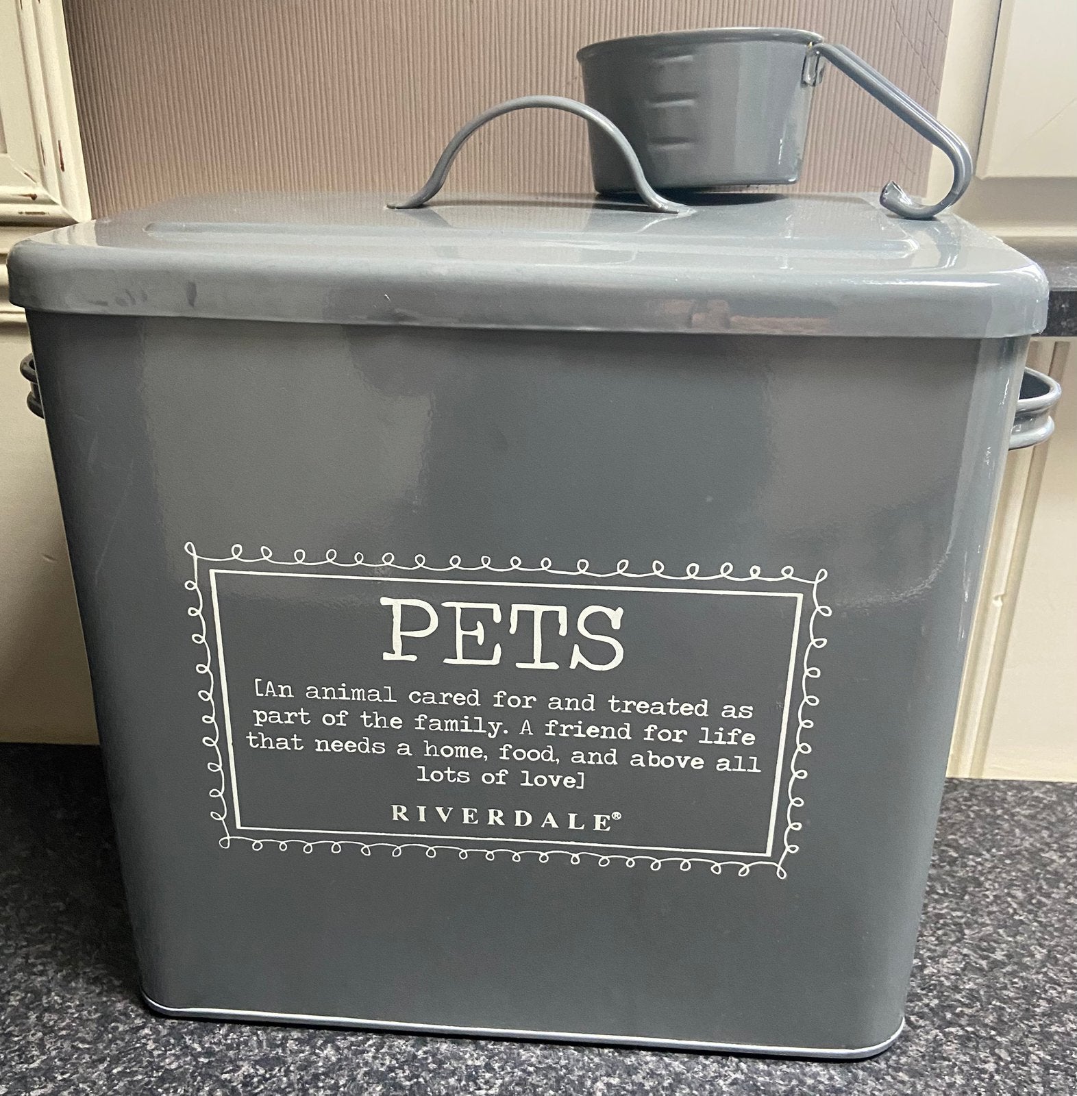 Riverdale hond/kat brokken bewaarbak, Dieren en Toebehoren, Honden-accessoires, Ophalen, Gebruikt