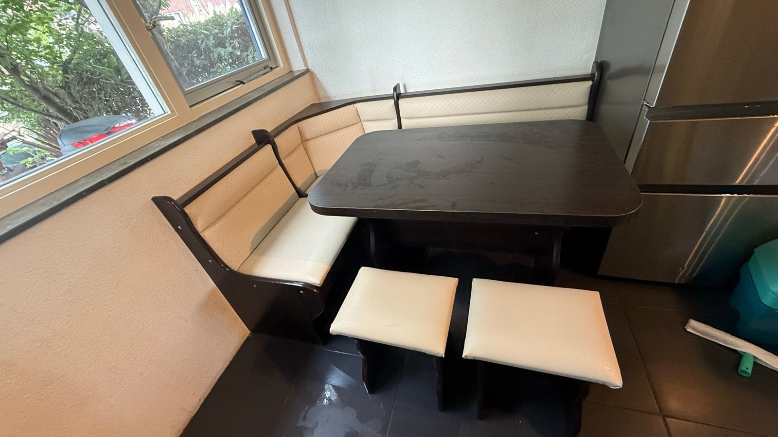 Compacte hoekbank met eettafel en krukjes, Huis en Inrichting, Ophalen, Gebruikt, 150 tot 200 cm, 200 cm of meer