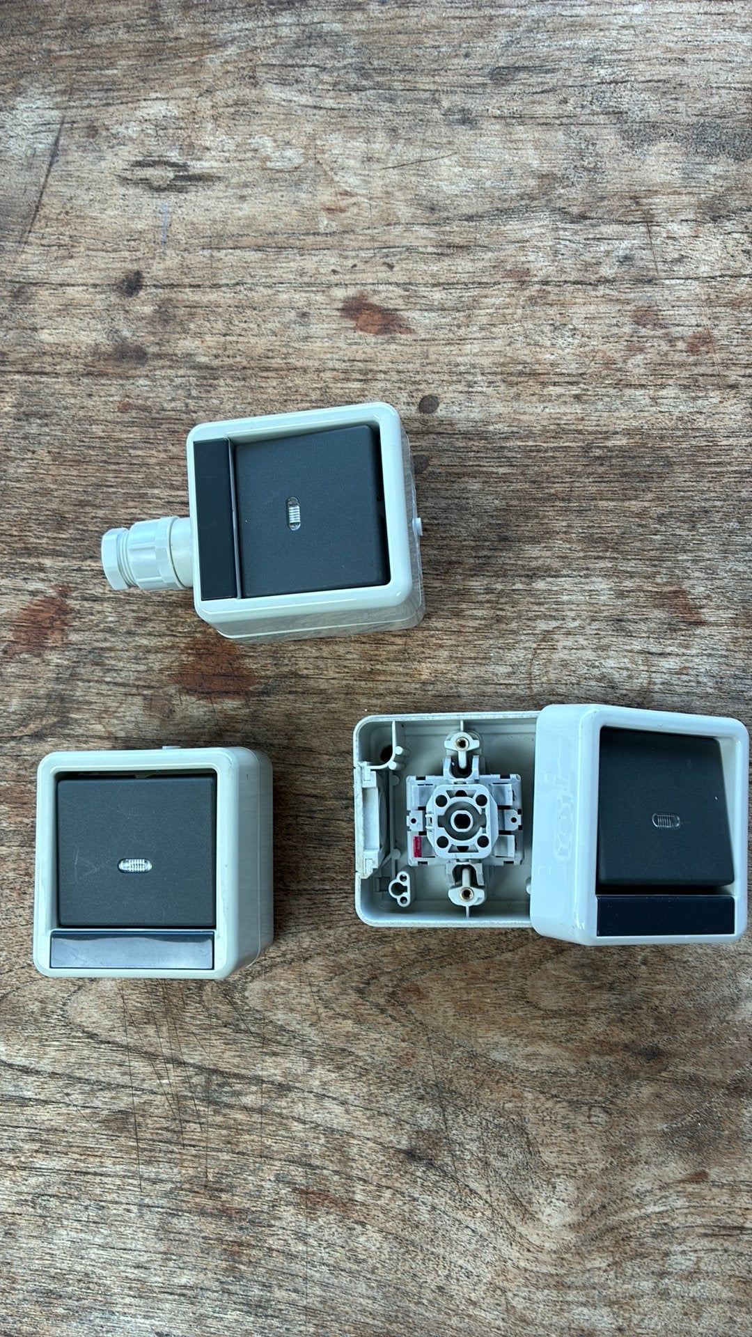Gira wisselschakelaar Ip44, Doe-het-zelf en Verbouw, Ophalen of Verzenden, Zo goed als nieuw, Schakelaar