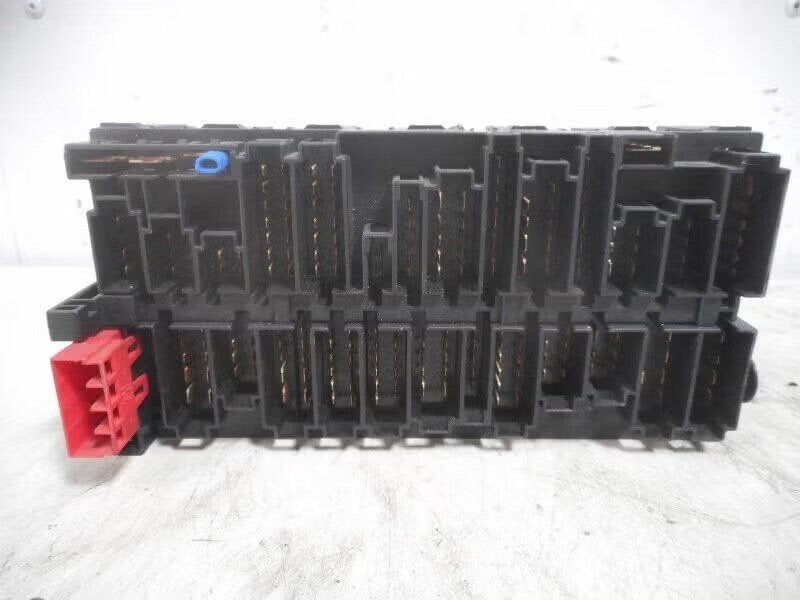 ZEKERINGKAST Volkswagen Golf III (1H1) (vw357937039), Auto-onderdelen, Gebruikt, Berliner Ring 2 38440 Wolfsburg, DE, Volkswagen