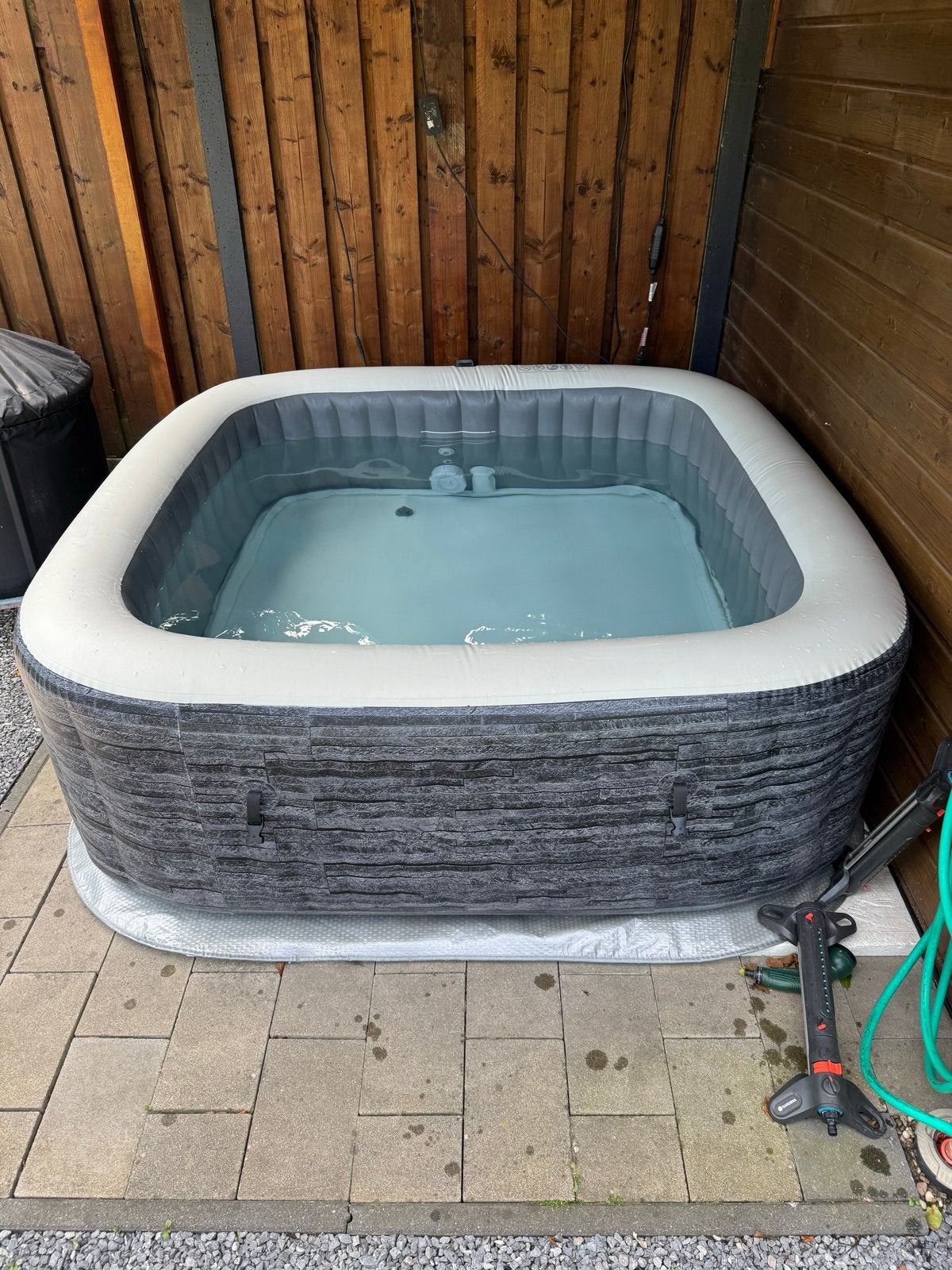 Intex Pure Spa Greystone Jacuzzi, Ophalen, Gebruikt, Afdekzeil, Opblaasbaar