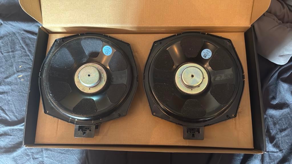 2x origineel bmw f20,f30 underseat subwoofers, Auto diversen, Ophalen, Gebruikt