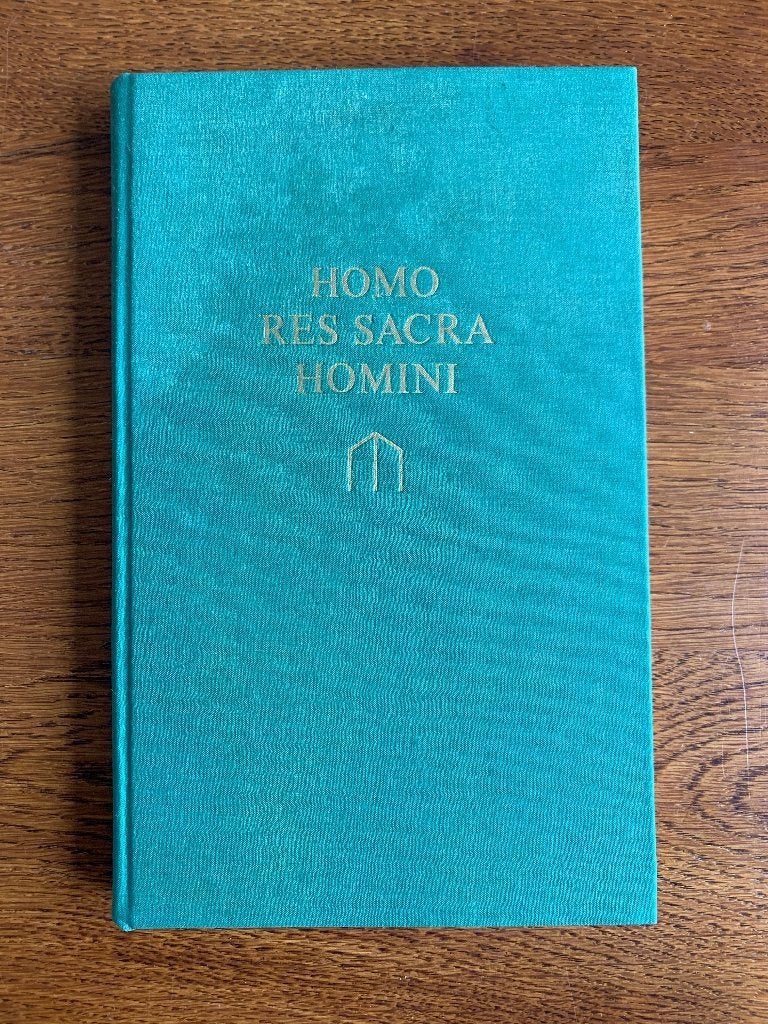 "Homo Res Sacra Homini" Prof. Dr. H.J. Prakke, Ophalen of Verzenden, Zo goed als nieuw