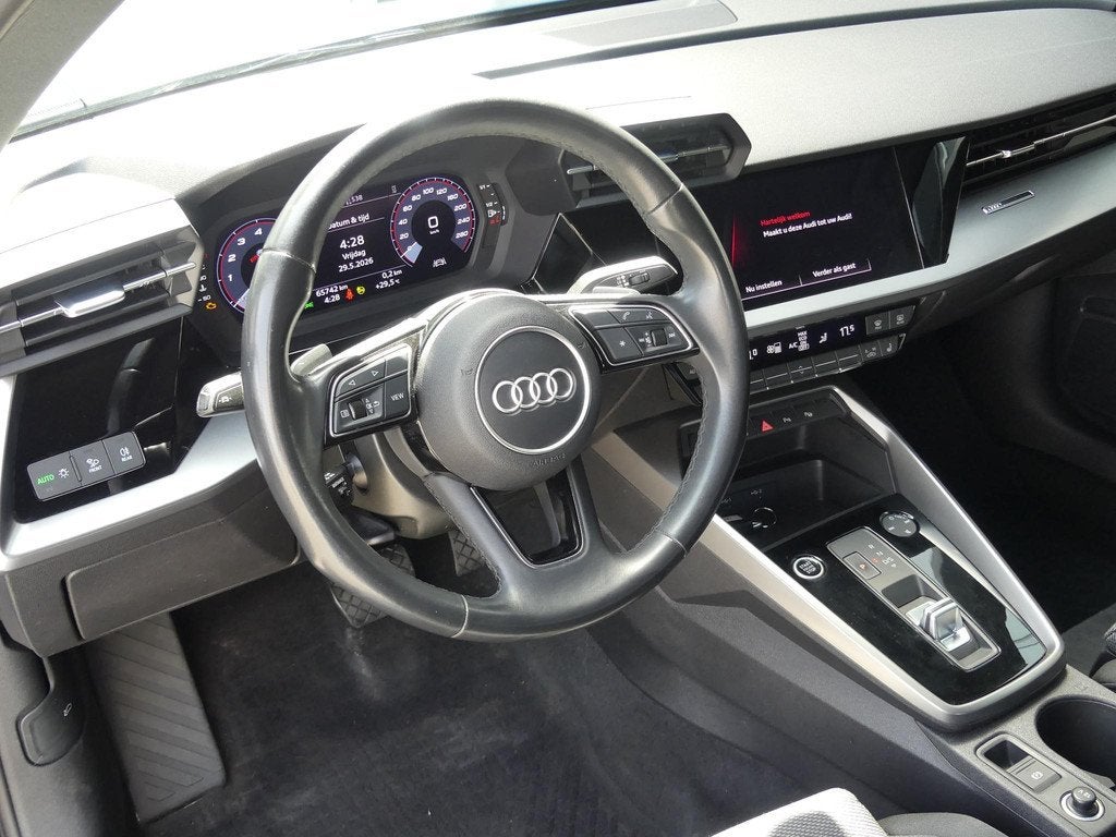 Audi A3 Limousine 30 TFSI Business edition *t/m 10de bouwjaa, Auto's, Stof, Gebruikt, Met garantie (alle), Blauw