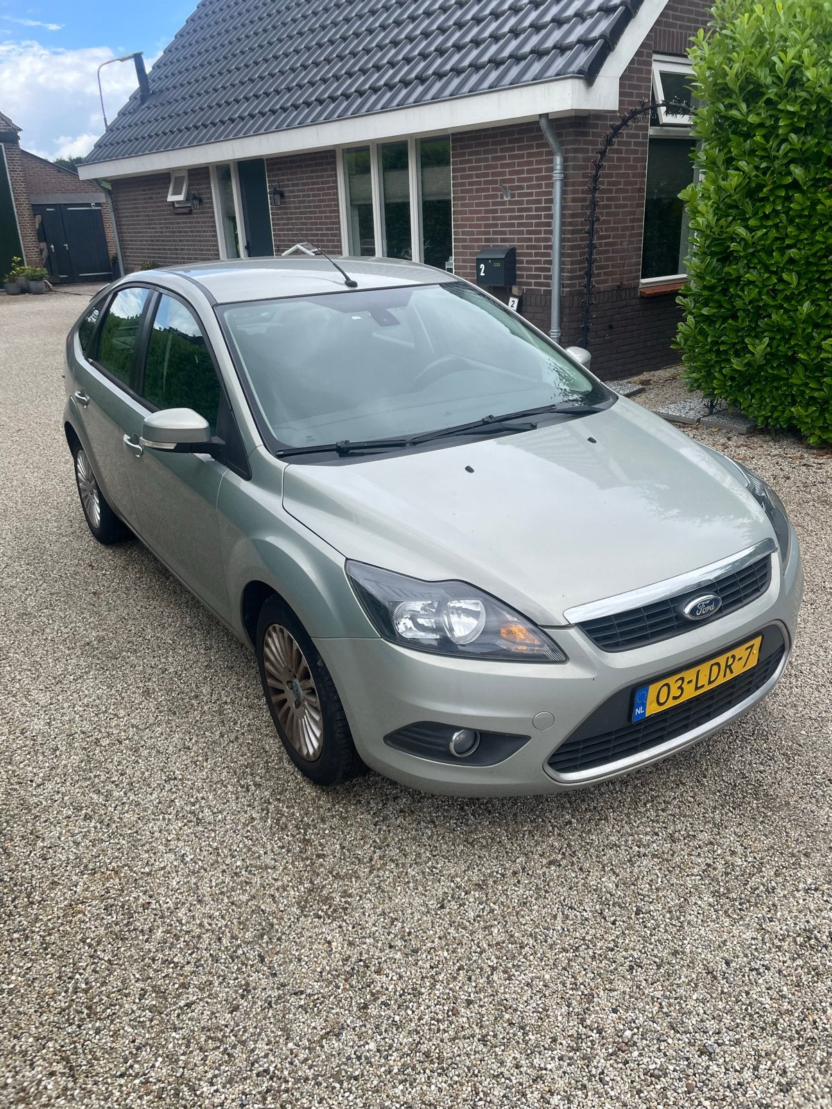 Ford Focus 1.8 92KW 5D 2010 Bruin, Auto's, 4 cilinders, Bruin, 1207 kg, Particulier