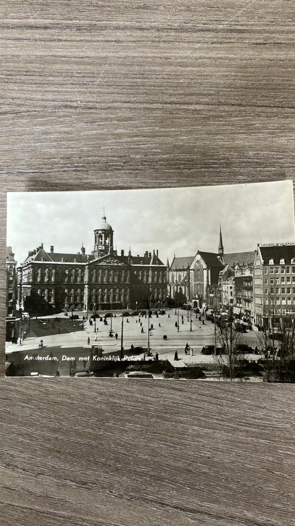 Ansichtkaart Amsterdam: Dam met Koninklijk Paleis, Ophalen of Verzenden, 1940 tot 1960, Gelopen, Noord-Holland