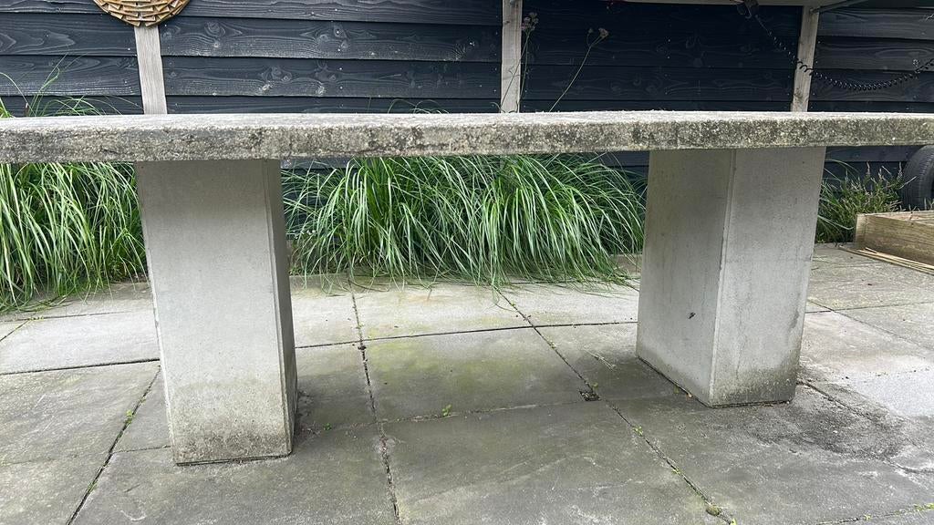 Betonnen tafel met 2 stein pilaren, Tuin en Terras, Ophalen, Gebruikt, Overige materialen