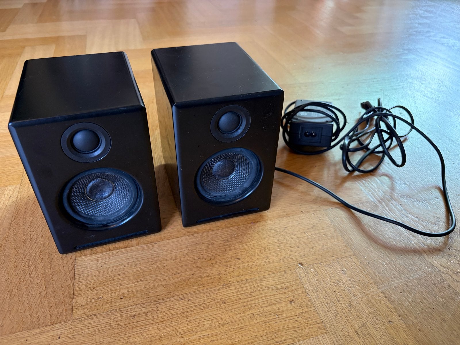 Audioengine A2 speakers - Zwart (Gebruikt), Audio, Tv en Foto, Gebruikt, 60 tot 120 watt, AUX-ingang, Boekenplank luidspreker