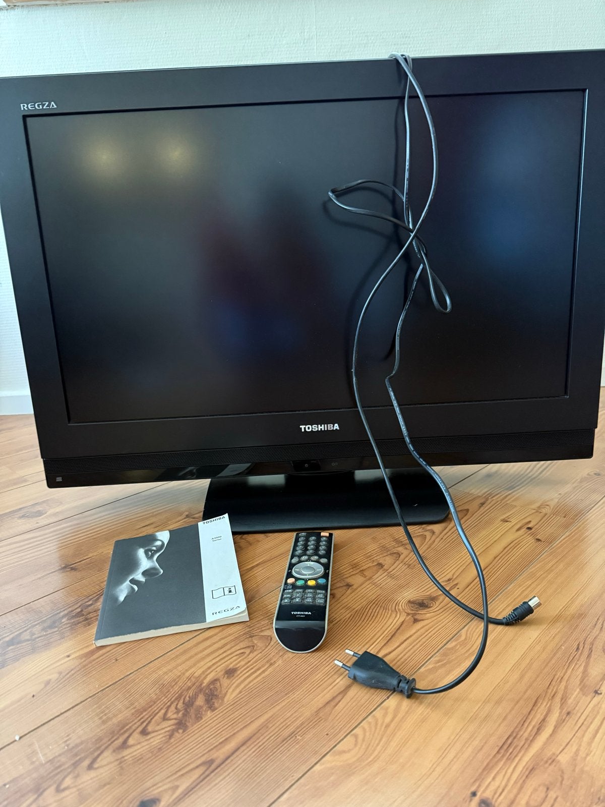Toshiba Regza LCD TV - 32 inch met afstandsbediening, Audio, Tv en Foto, Ophalen, 80 tot 100 cm, Gebruikt, Toshiba
