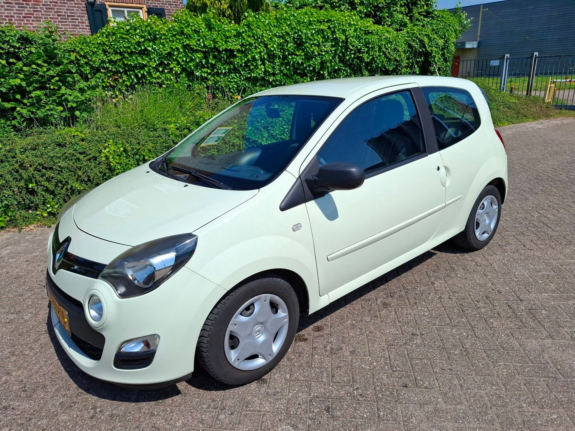Renault Twingo 1.2 16V Parisienne, Voorwielaandrijving, Gebruikt, 4 cilinders, 4 stoelen