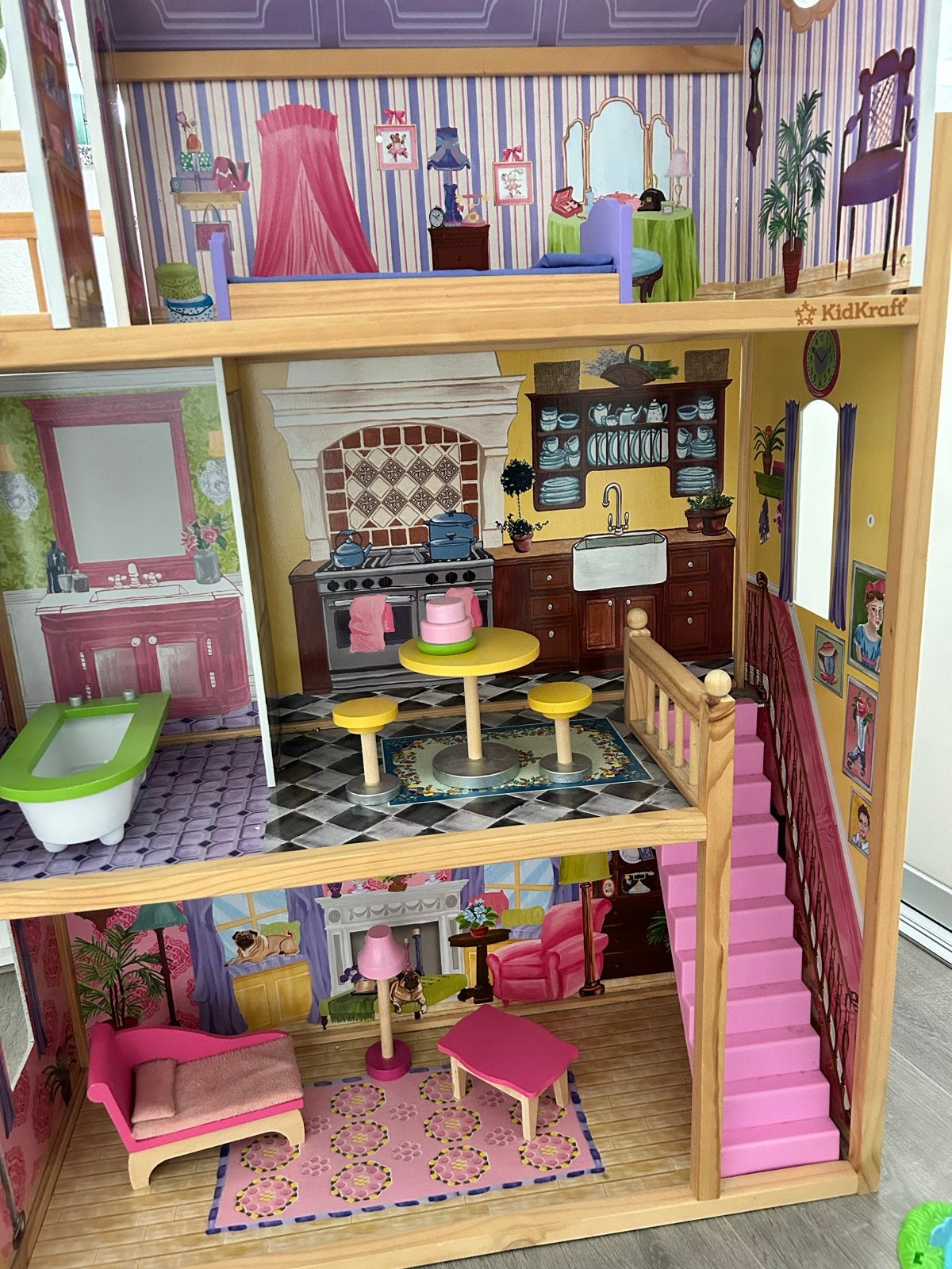 Groot KidKraft Poppenhuis met Meubels en Speeltuin, Ophalen of Verzenden, Zo goed als nieuw, Poppenhuis