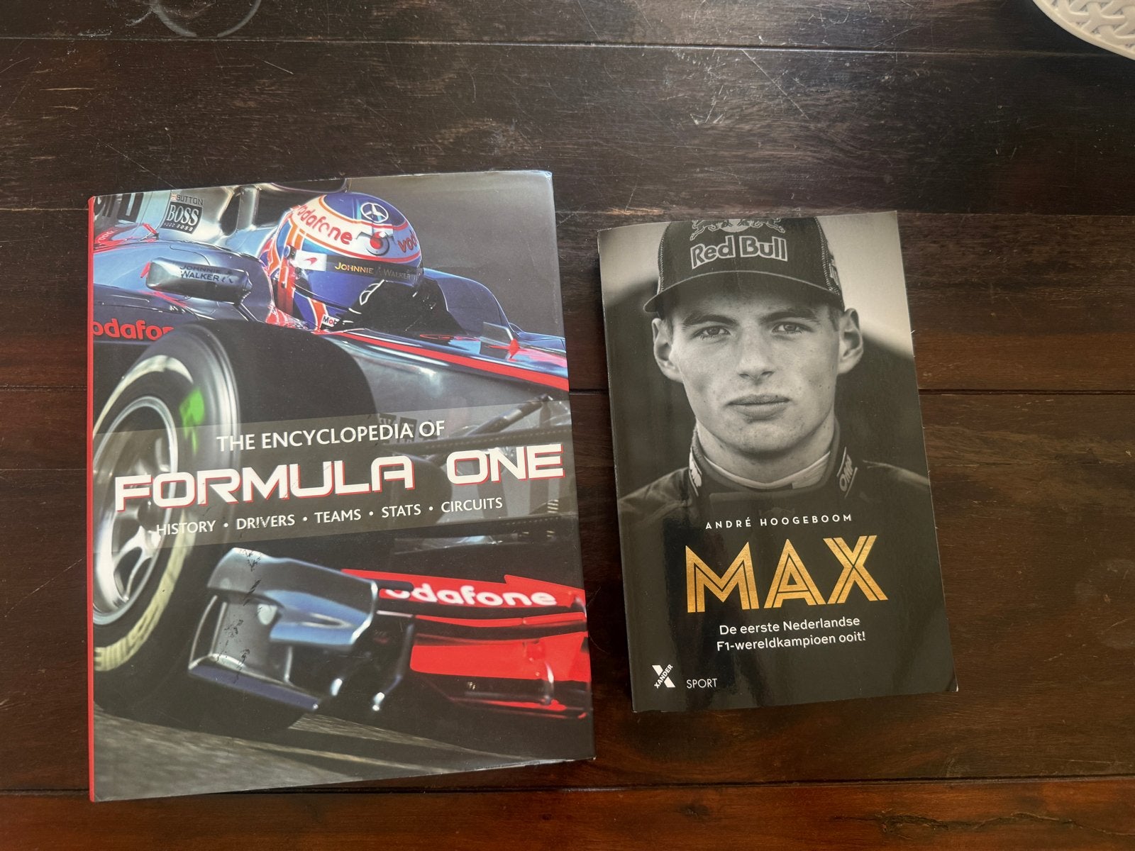 2 Formule 1 boeken: Max Verstappen & F1 Encyclopedie, Ophalen of Verzenden, Zo goed als nieuw, Algemeen