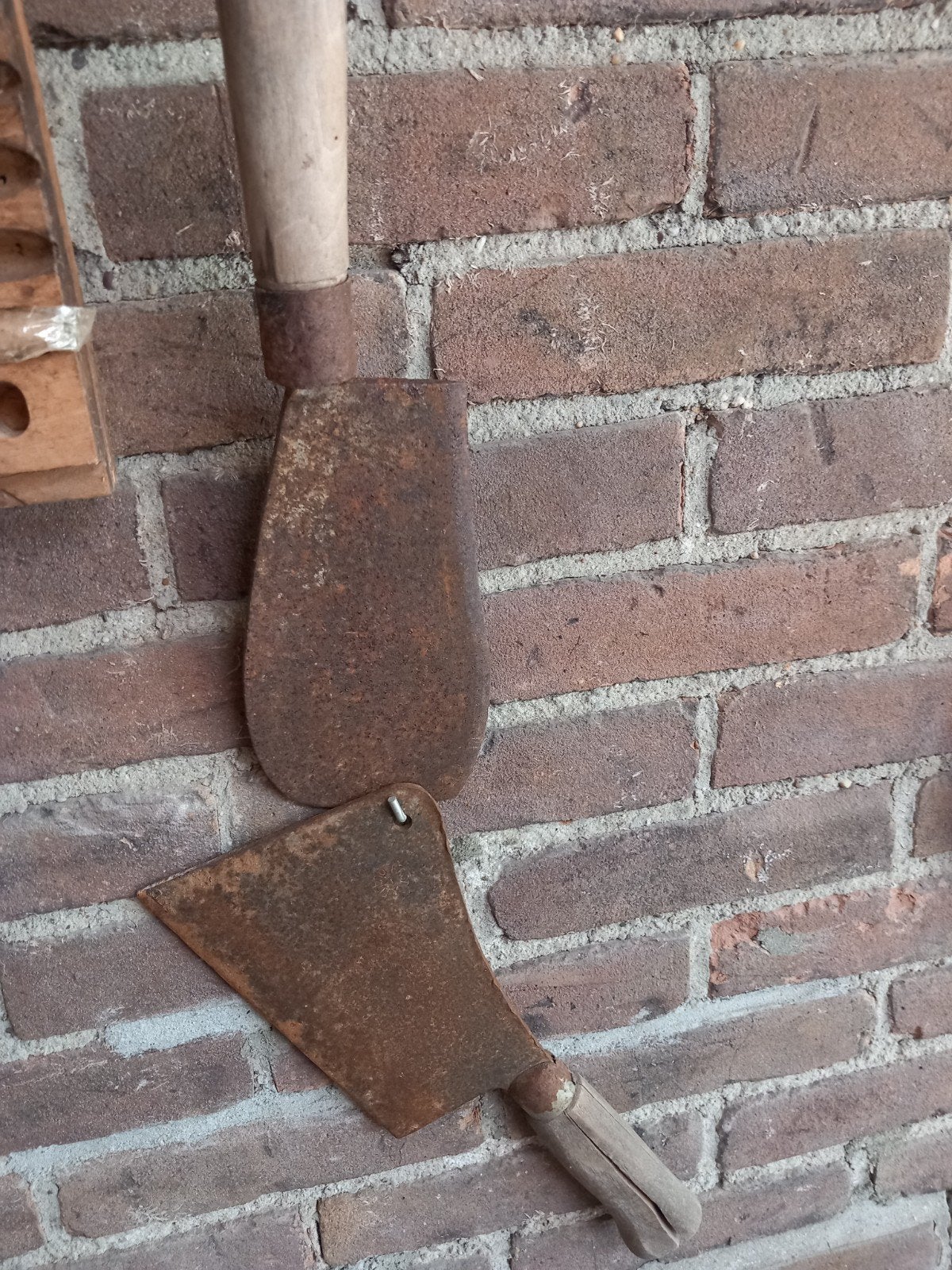 Twee antieke bijlen / hakmessen, Ophalen of Verzenden
