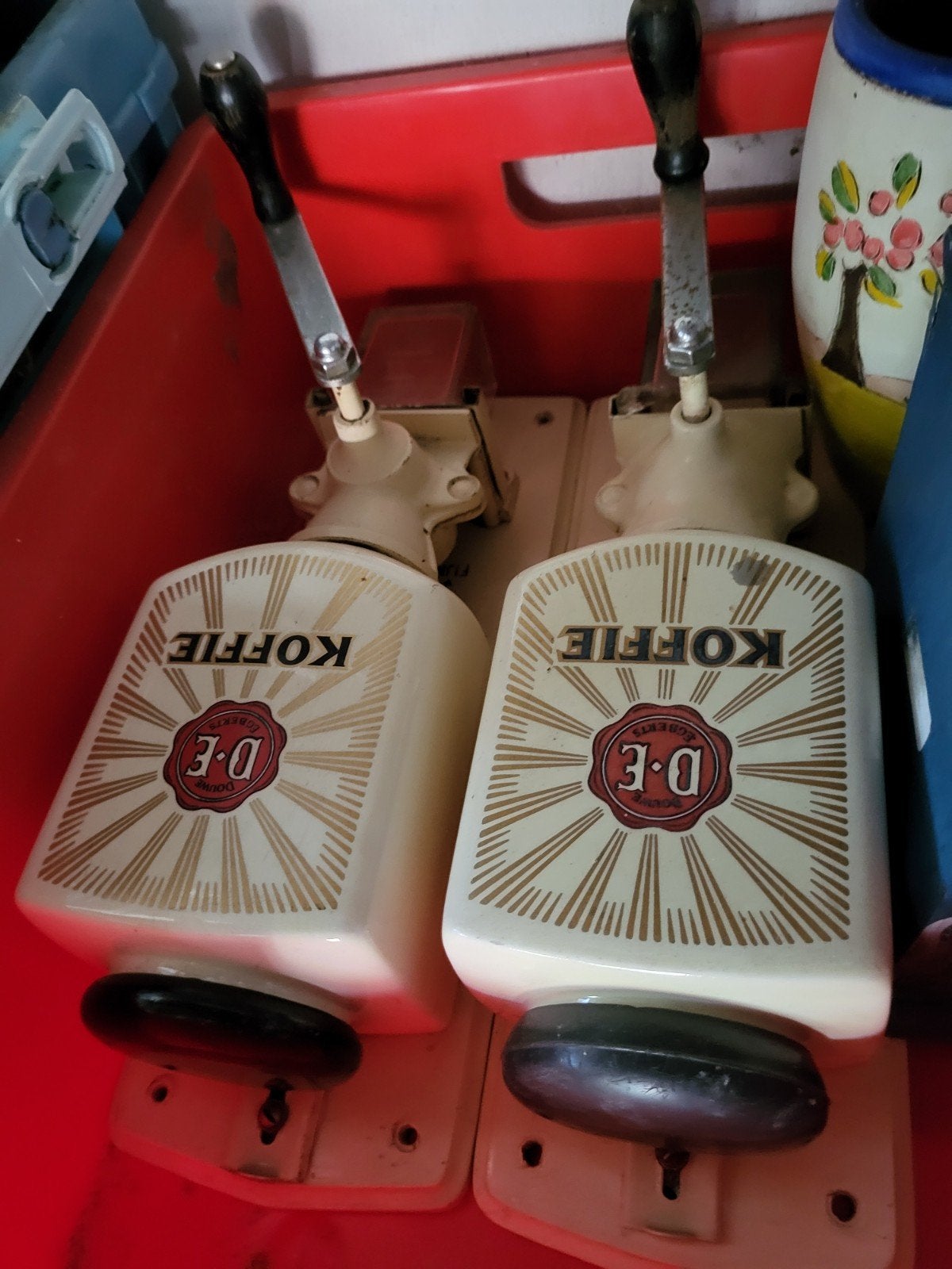 2 Oude Douwe Egberts Koffiemolens - Vintage Wandmodellen, Ophalen of Verzenden