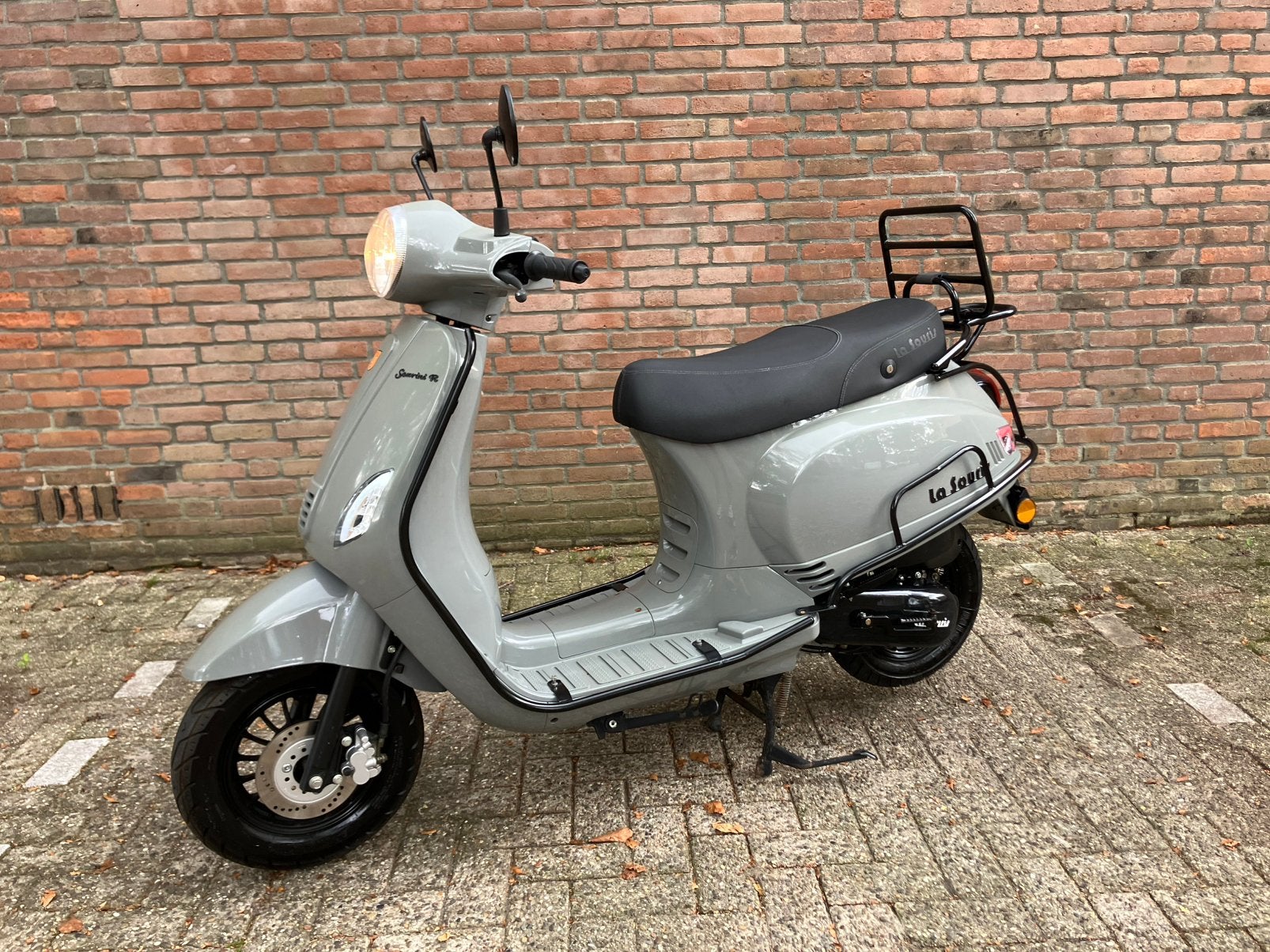La Souris Sourini R | 2023 | 45km/u | Nardo Grey, Ophalen, Zo goed als nieuw, Benzine, Overige merken
