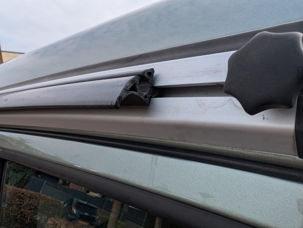 Volkswagen California kunststof inschuifrail voor luifel, Ophalen, Gebruikt