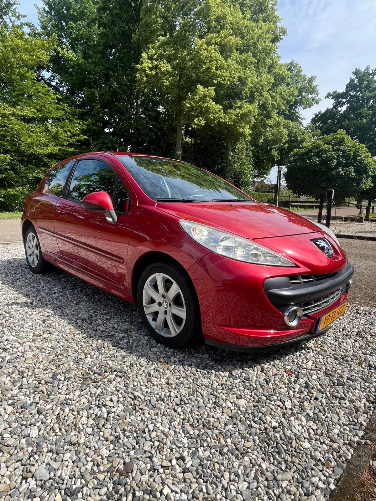 Peugeot 207 1.6 16V 3DRS 2006 Rood nieuwe apk, Auto's, Voorwielaandrijving, Stof, Zwart, 4 cilinders
