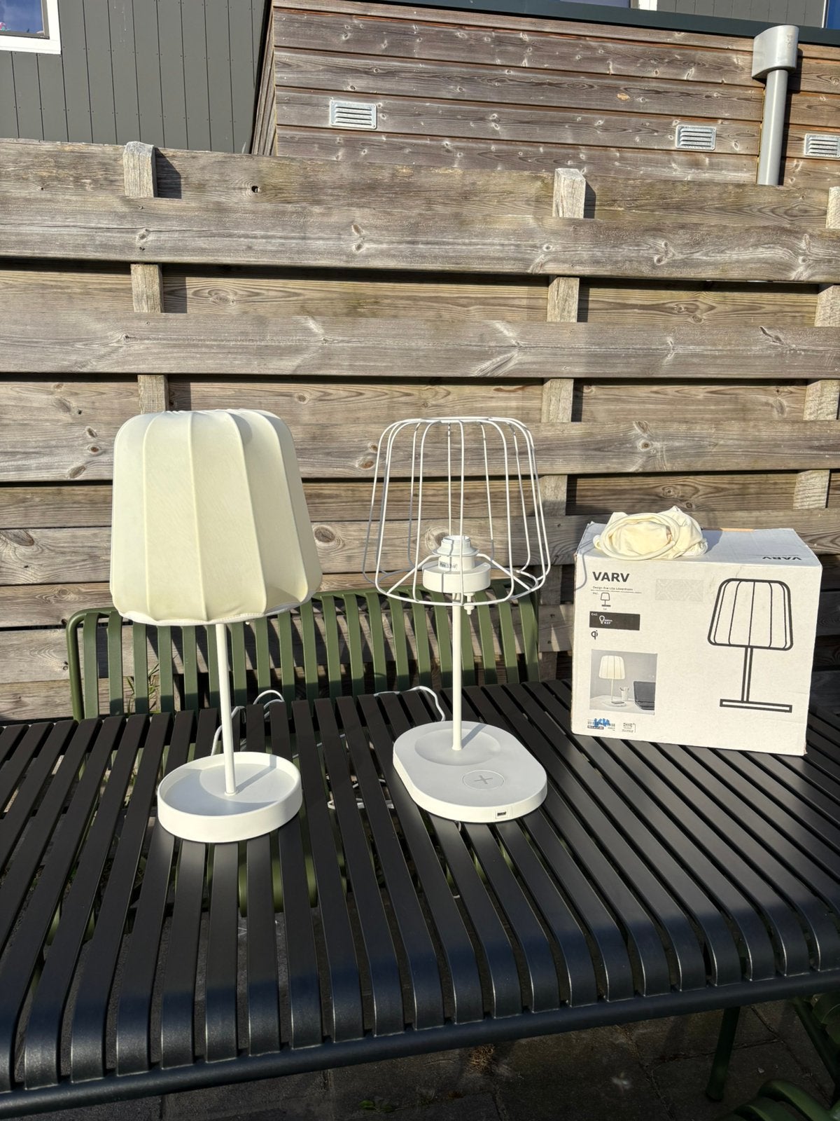 IKEA VARV tafellampen draadloze oplader wit, Tuin en Terras, Tuinmeubel-accessoires, Ophalen of Verzenden, Gebruikt