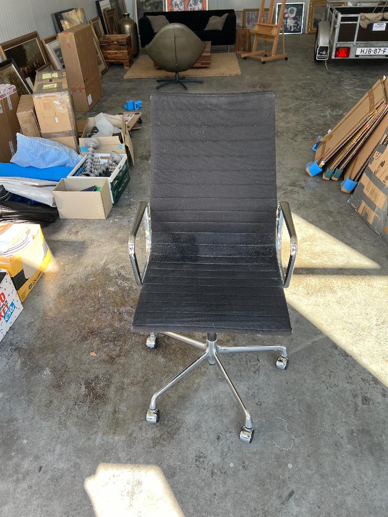 Eames Vitra EA 119 Bureaustoel ZGAN, Ophalen, Zo goed als nieuw, Zwart, Bureaustoel