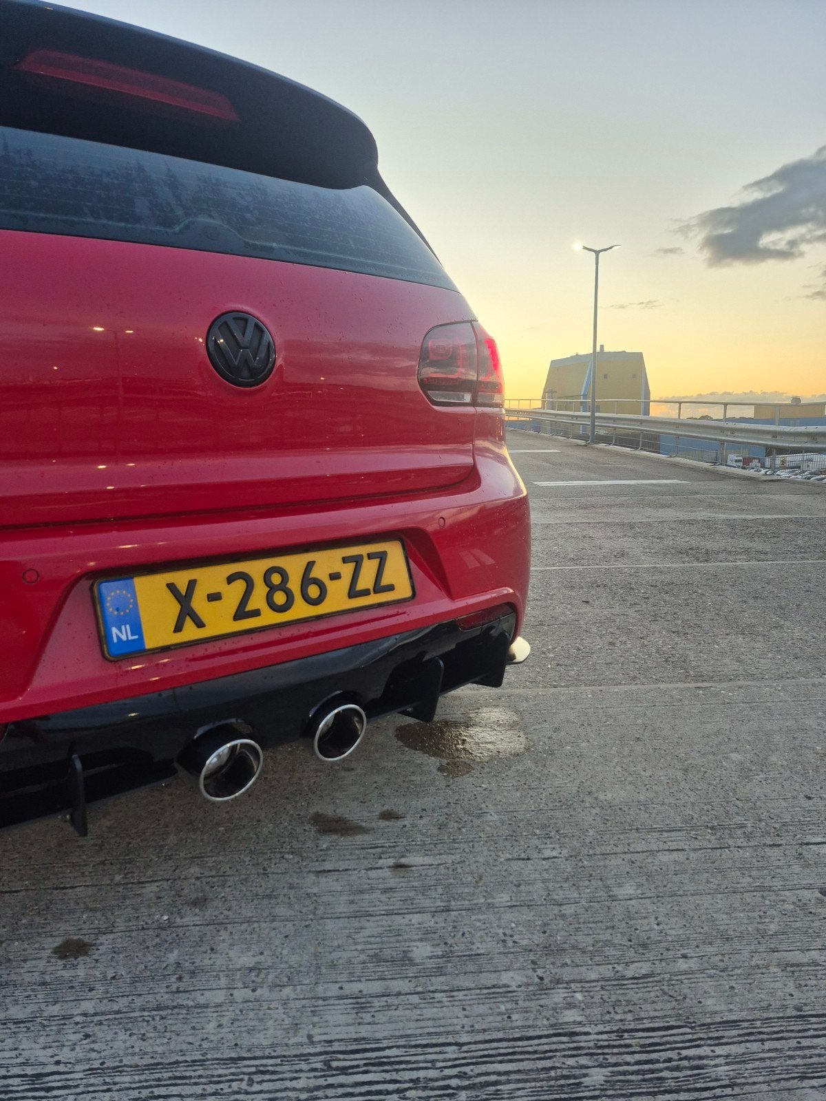 Foto 10 van Volkswagen Golf 1.4 R-PAKKET Sub&speakers MAXTON