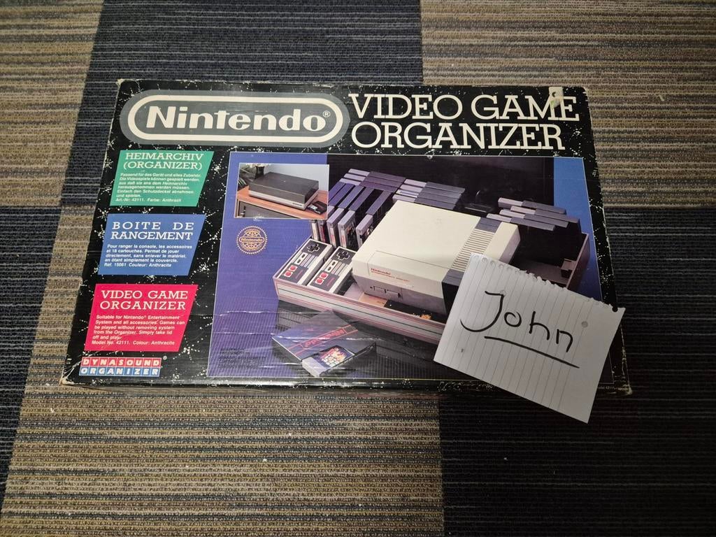 Zeldzaam Video game organiser Nintendo nes boxed!, Spelcomputers en Games, Spelcomputers | Nintendo NES, Ophalen, Zo goed als nieuw