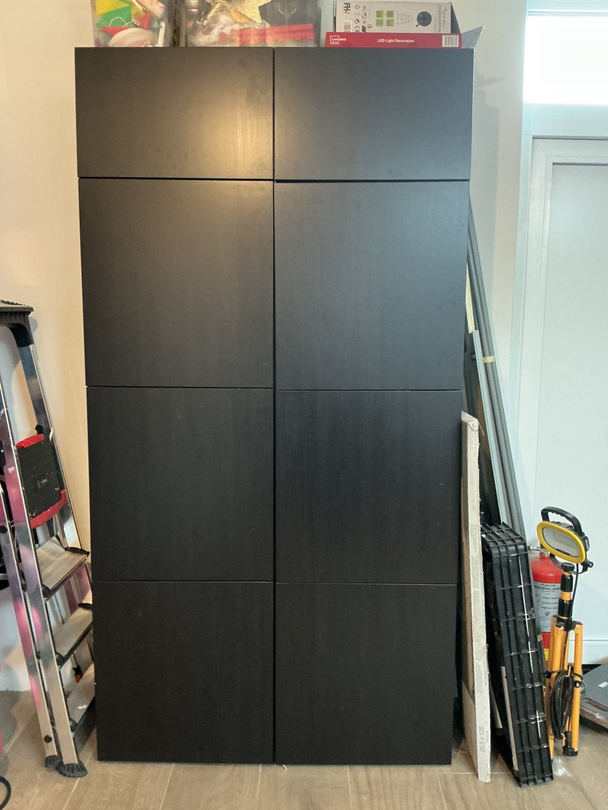 Besta kastencombi zwart-bruin, Ophalen, 200 cm of meer, Zo goed als nieuw, Minder dan 150 cm