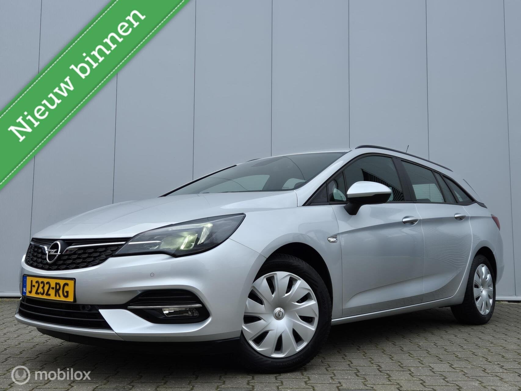 OPEL ASTRA SPORTS TOURER 1.2 EXECUTIVE/CAMERA/LED/TREKHAAK/C, Auto's, Gebruikt, Euro 6, 1199 cc, Origineel Nederlands