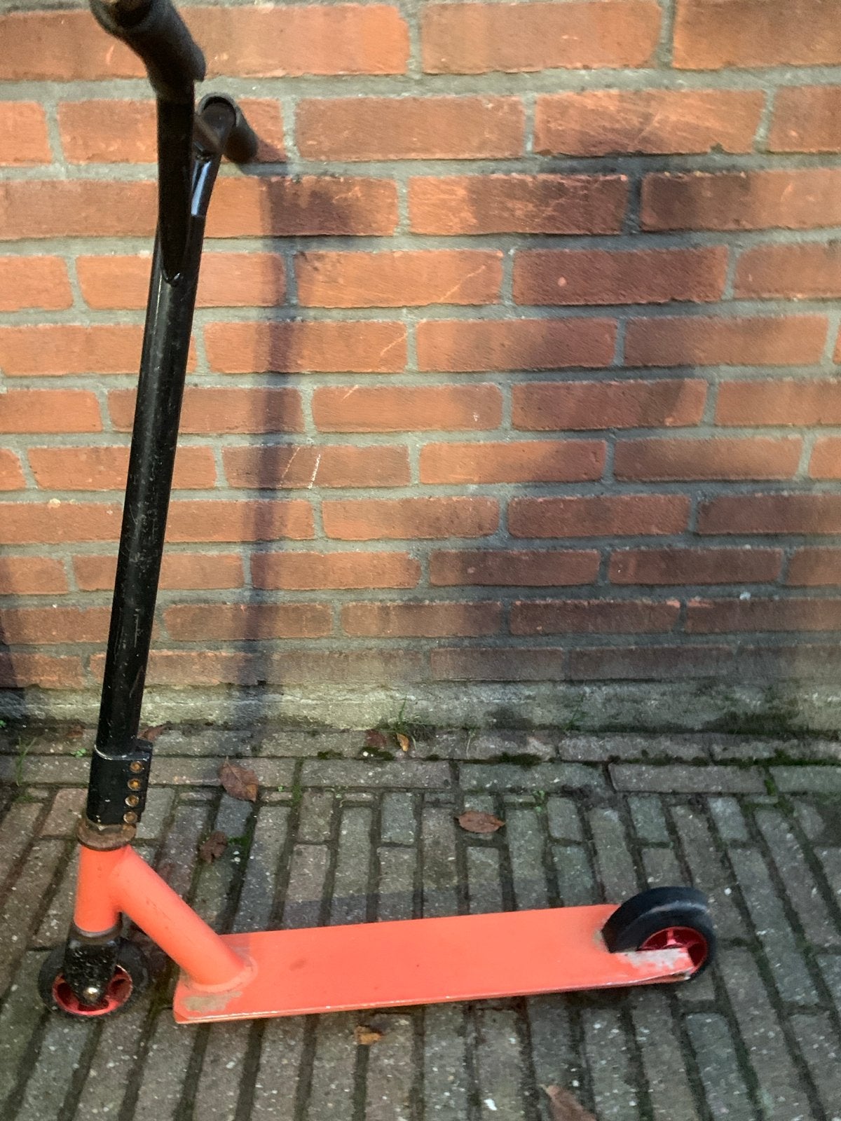 Stuntstep oranje/zwart - handvaten hebben aandacht, Fietsen en Brommers, Ophalen, Gebruikt, Gewone step